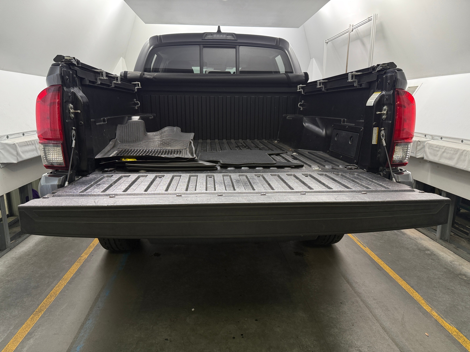 Thumbnail: 2020 Toyota Tacoma - 7