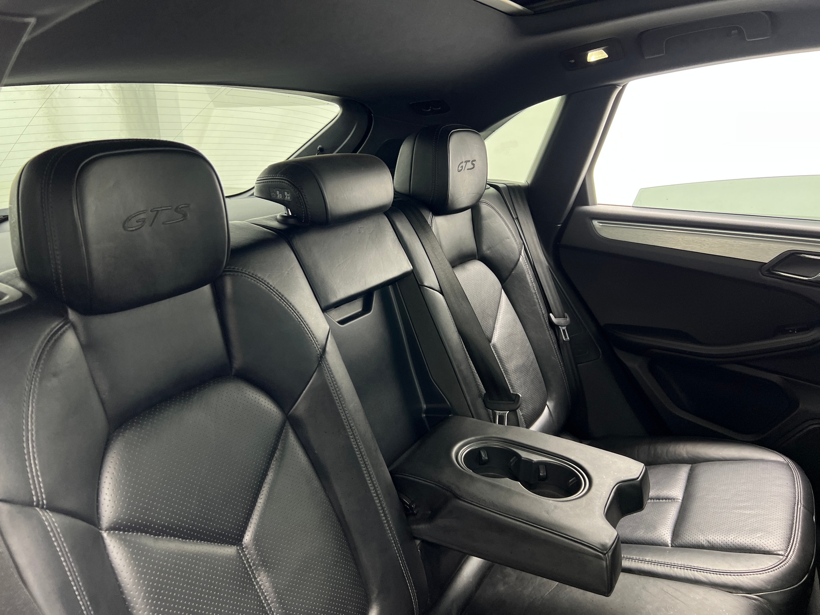 Thumbnail: 2018 Porsche Macan - 5