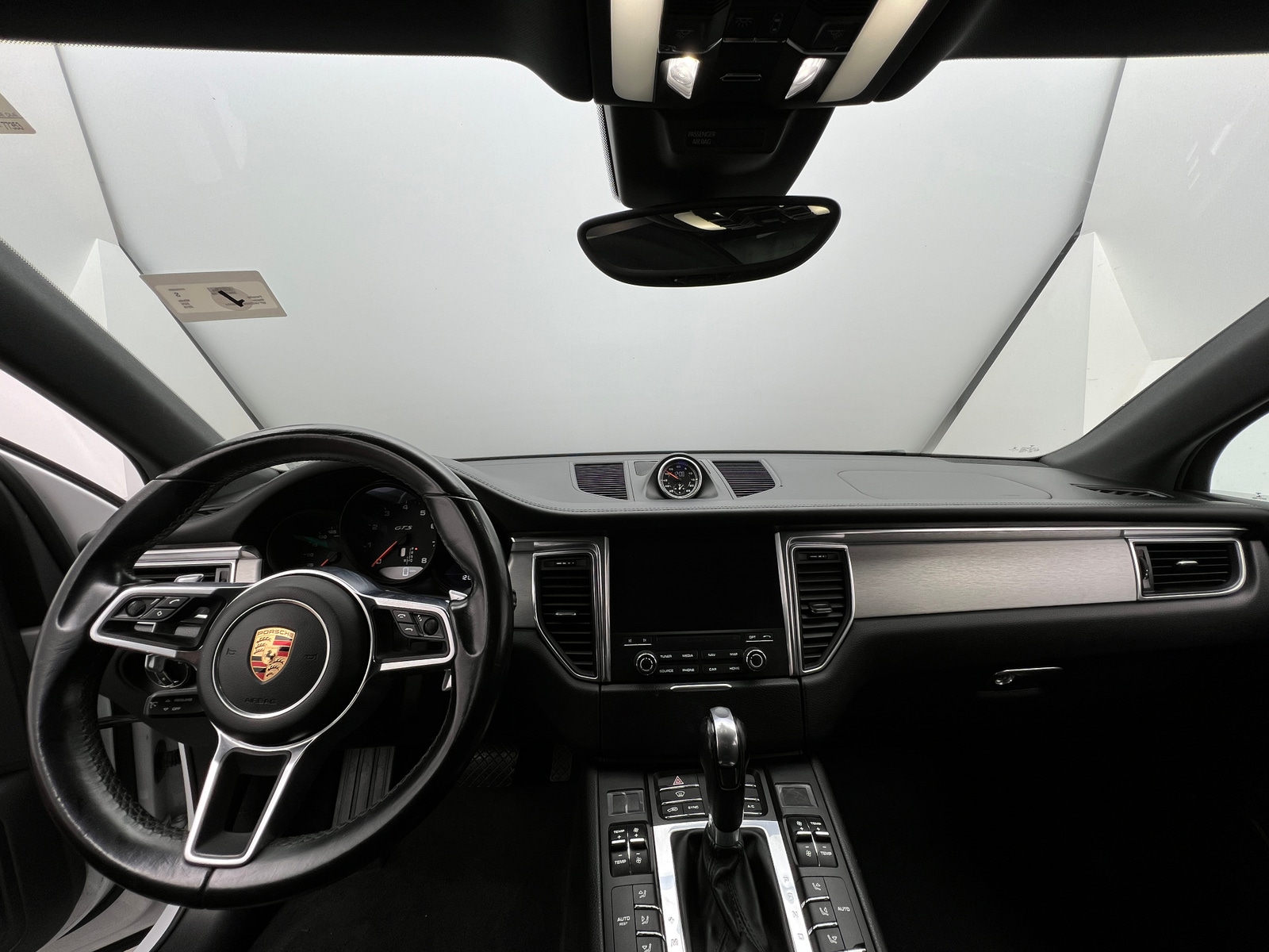 Thumbnail: 2018 Porsche Macan - 2