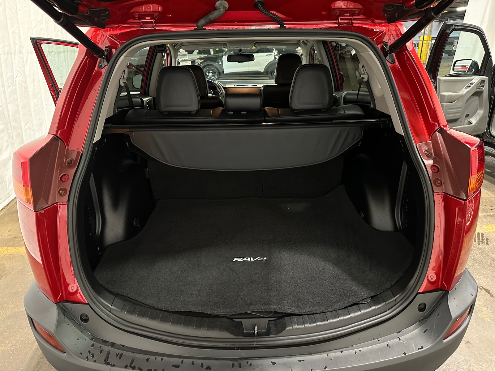 Thumbnail: 2014 Toyota RAV4 - 6