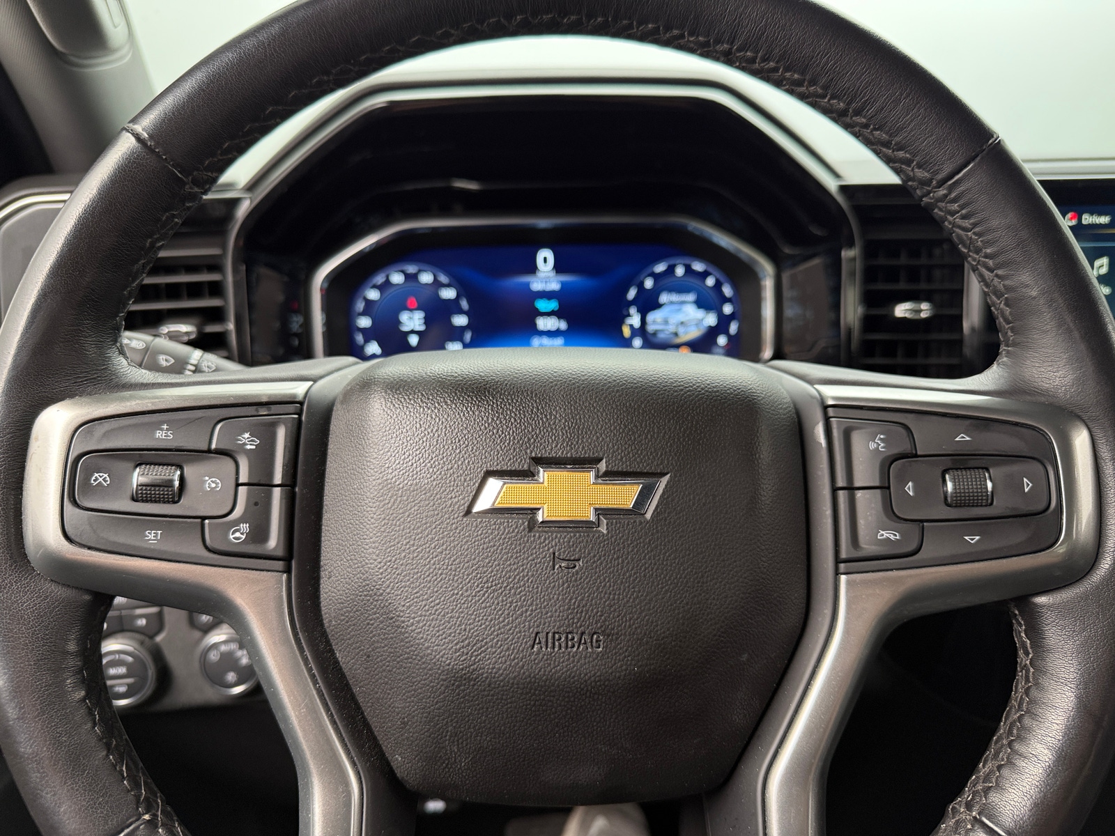 Thumbnail: 2022 Chevrolet Silverado 1500 - 5