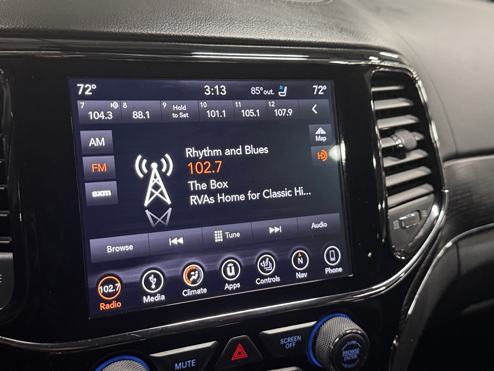 Thumbnail: 2019 Jeep Grand Cherokee - 3