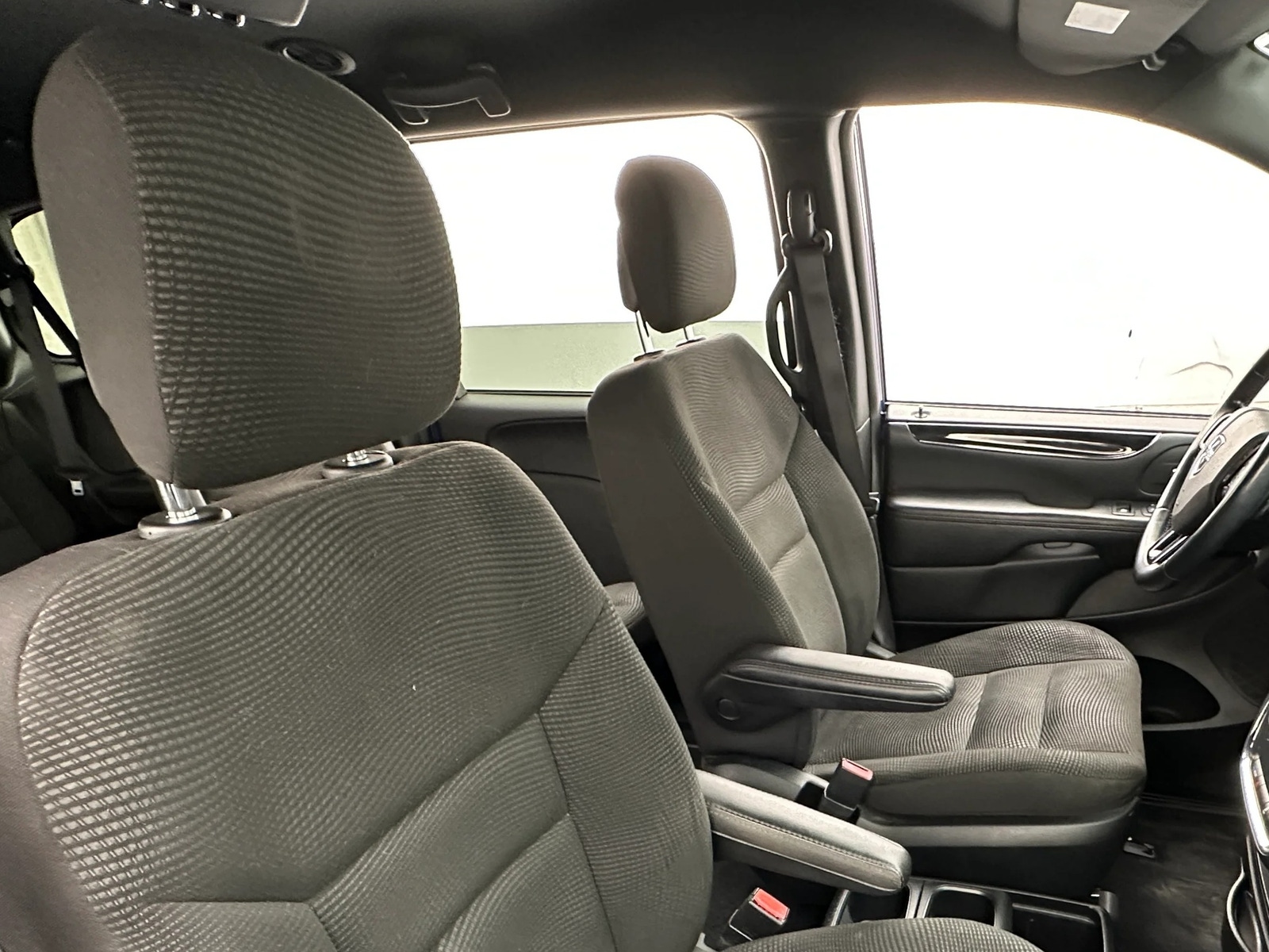 Thumbnail: 2020 Dodge Grand Caravan - 2