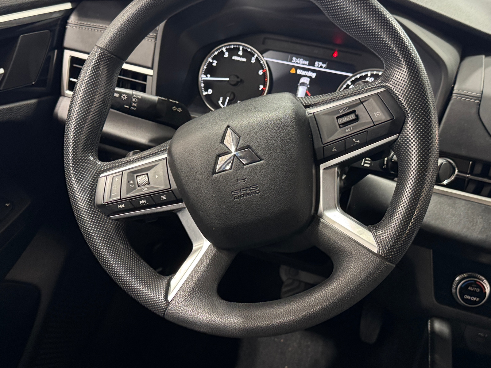 Thumbnail: 2022 Mitsubishi Outlander - 5