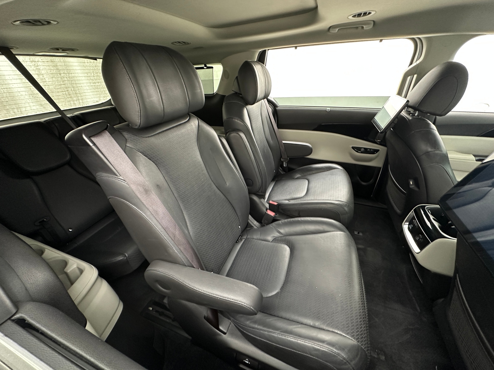Thumbnail: 2022 Kia Carnival - 5