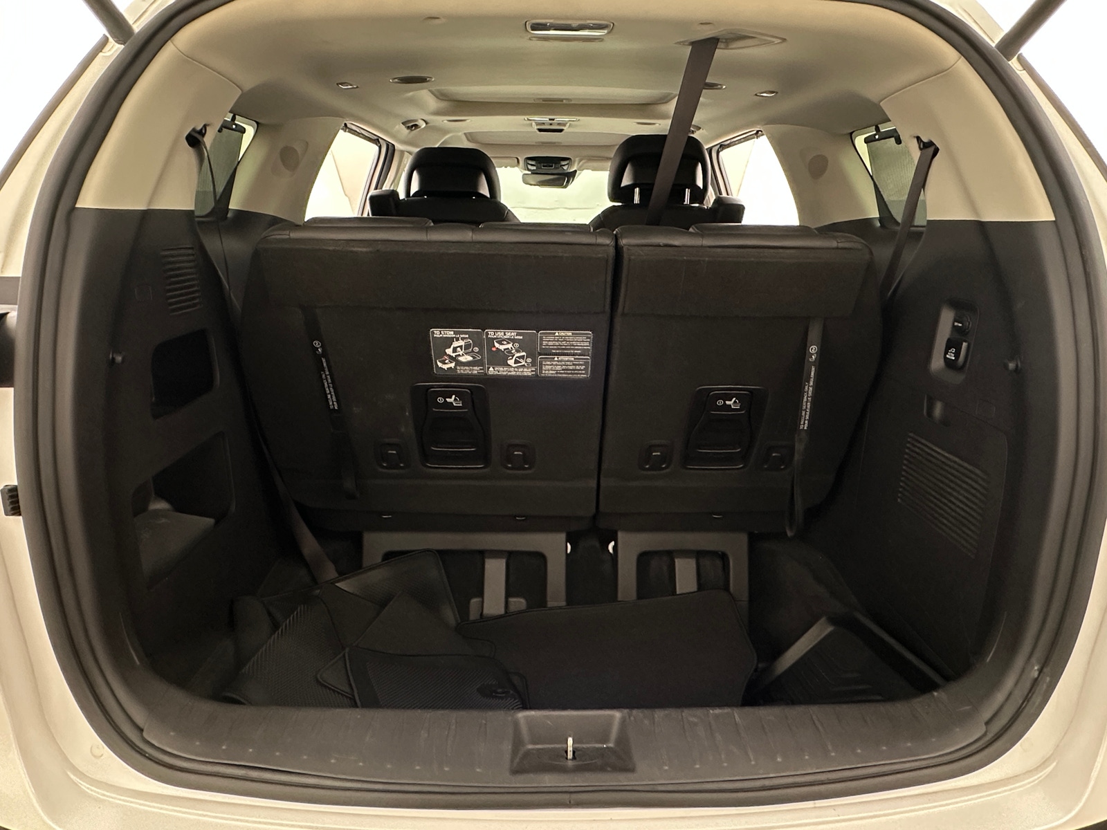 Thumbnail: 2022 Kia Carnival - 6