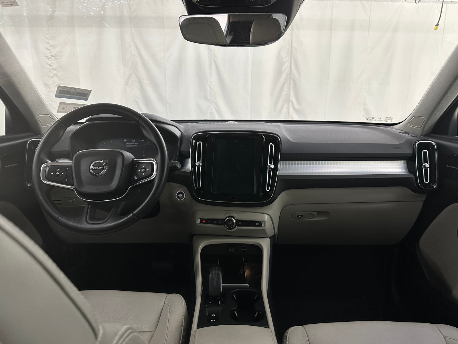 Thumbnail: 2019 Volvo XC40 - 2