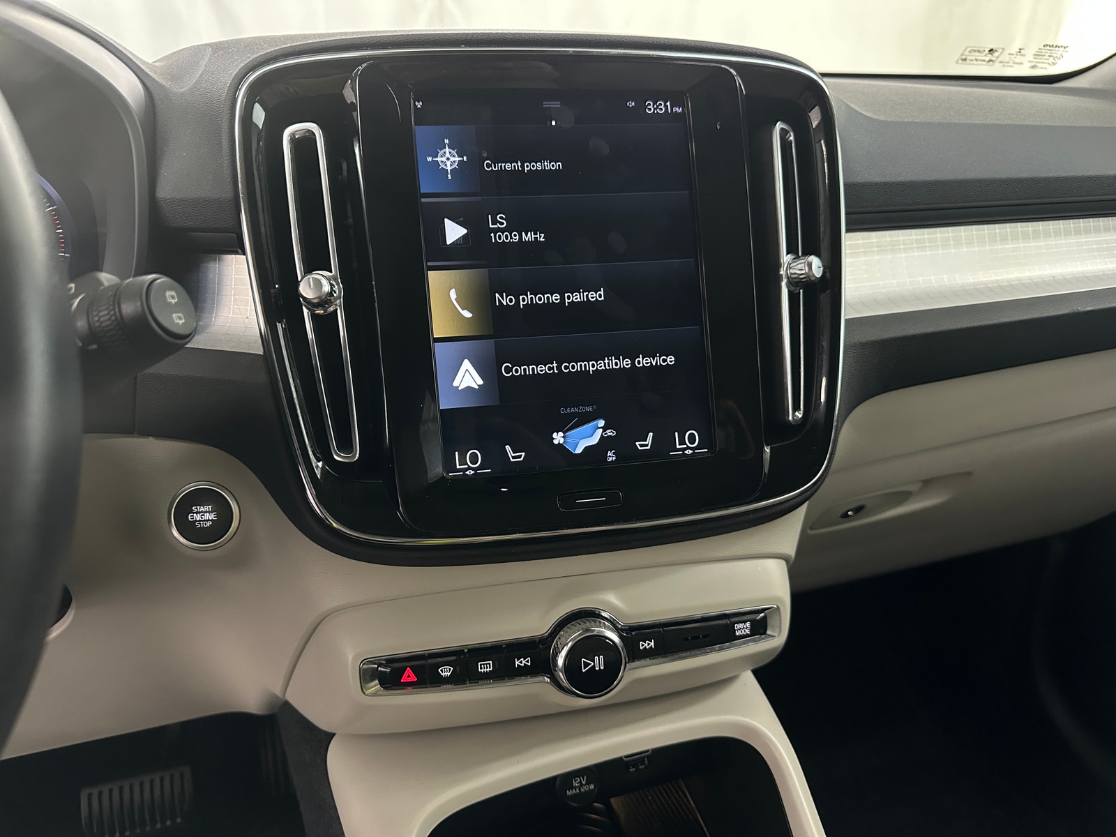 Thumbnail: 2019 Volvo XC40 - 3