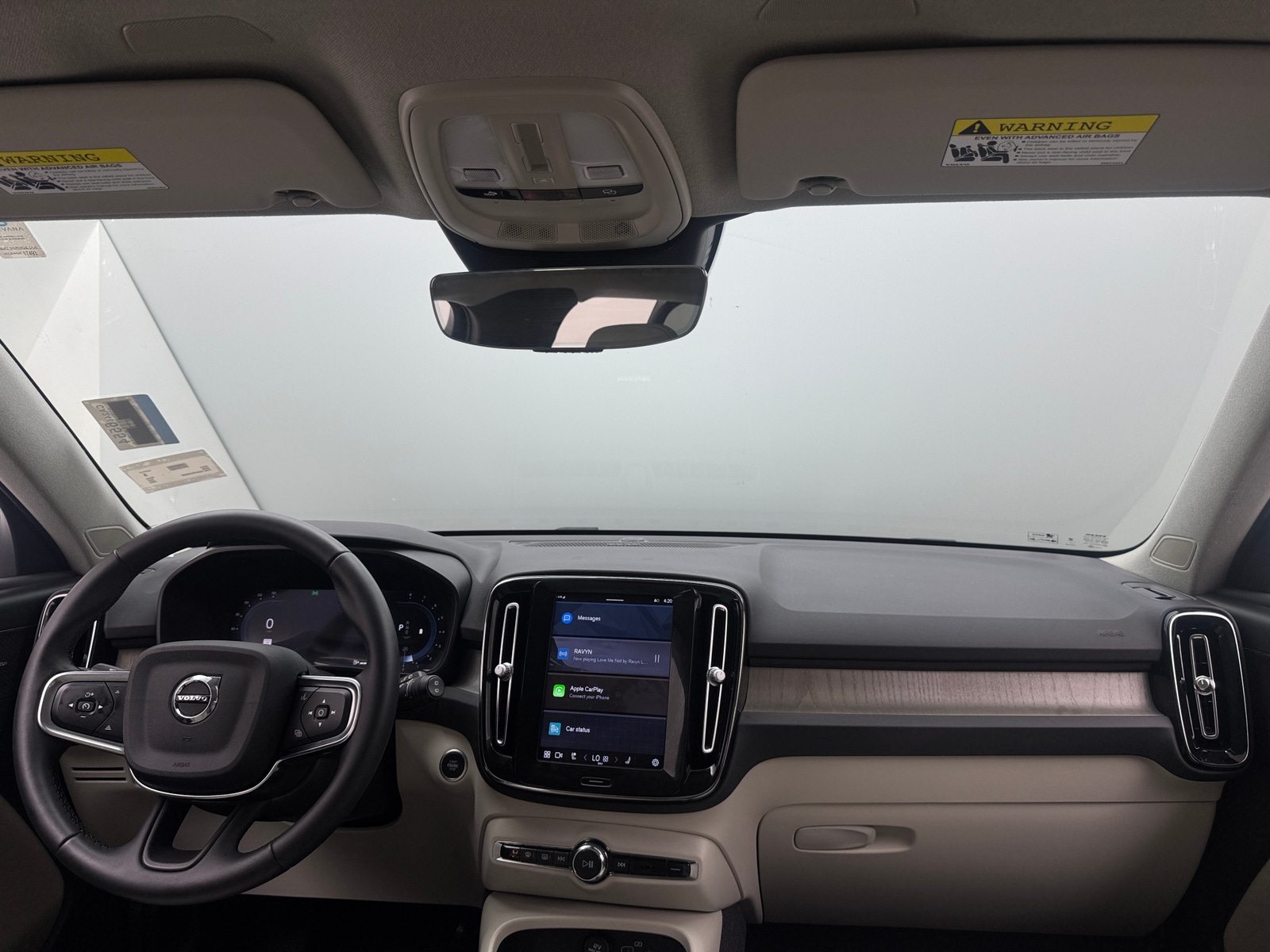 Thumbnail: 2023 Volvo XC40 - 2