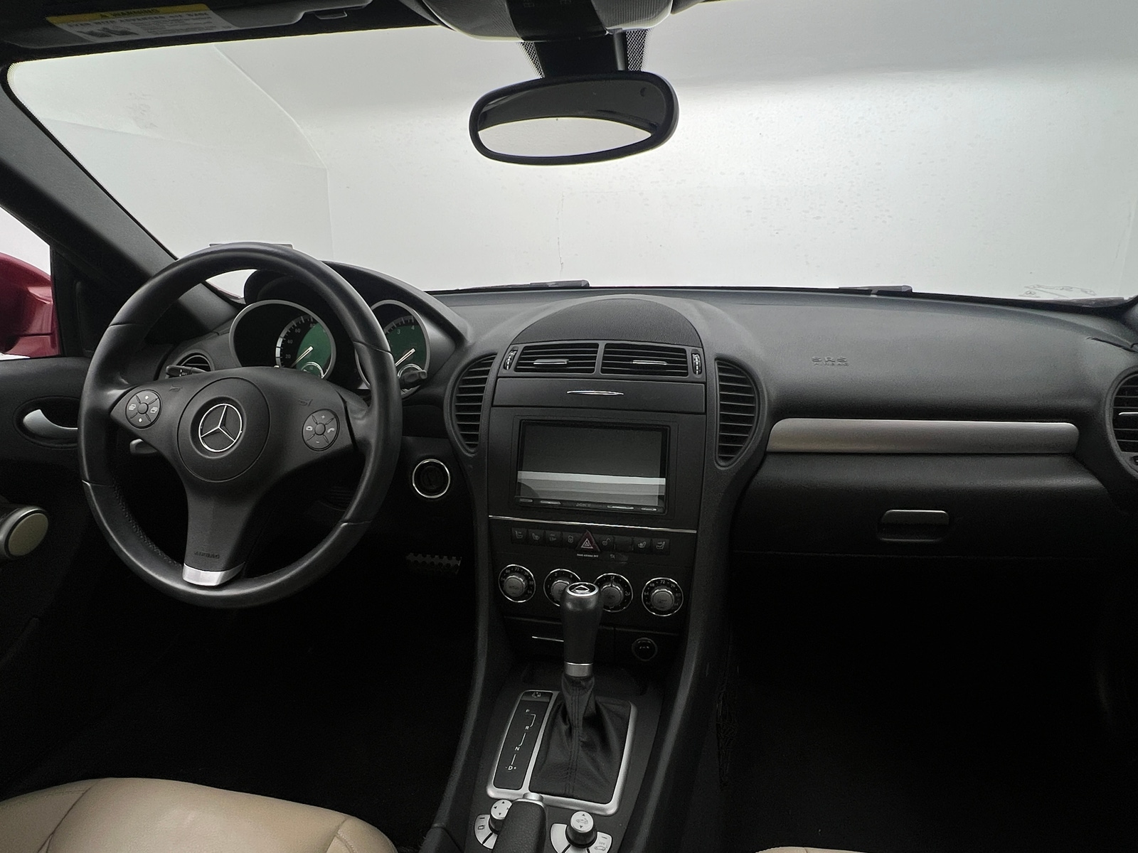 Thumbnail: 2010 Mercedes-Benz SLK - 2