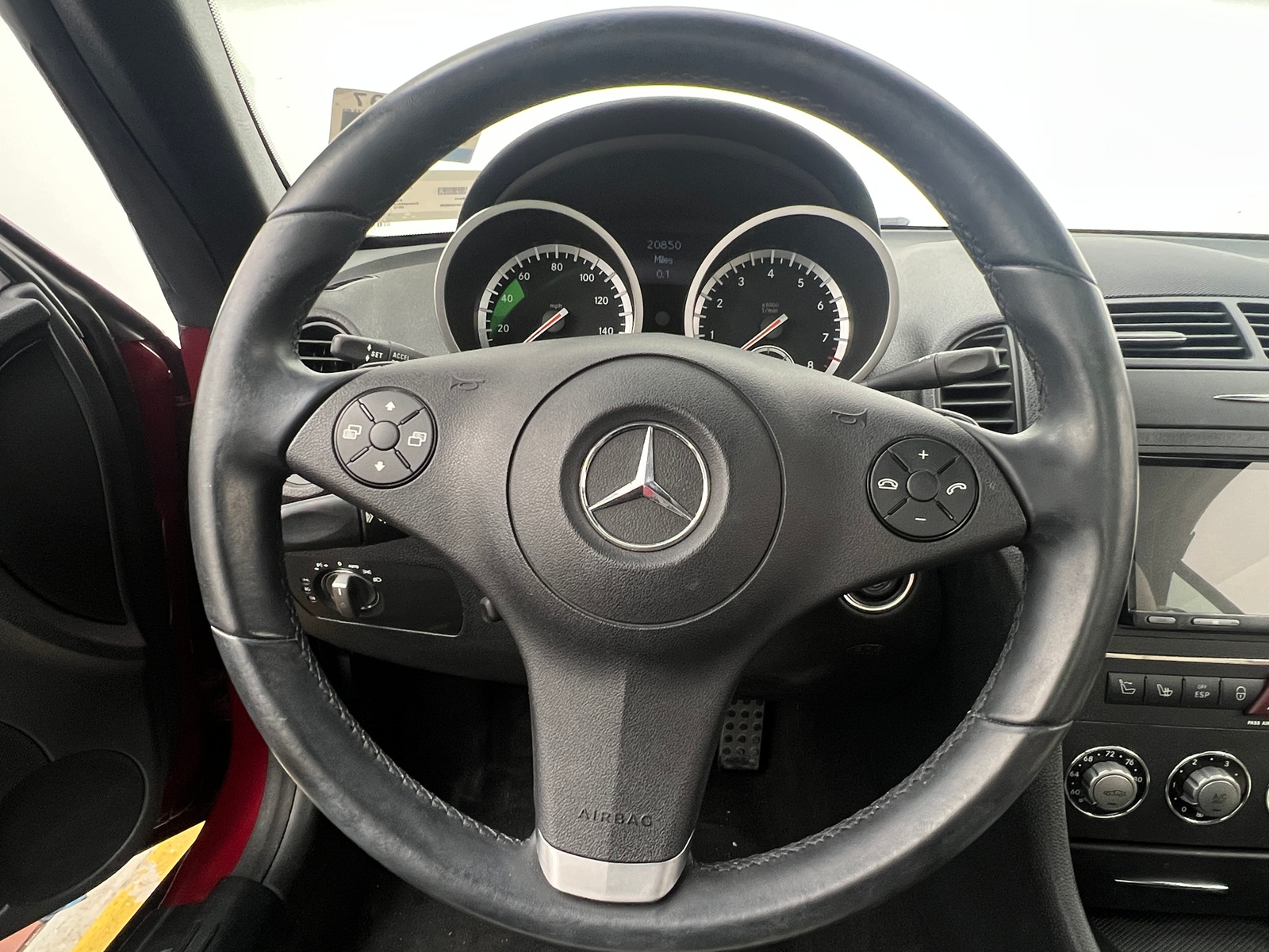 Thumbnail: 2010 Mercedes-Benz SLK - 4