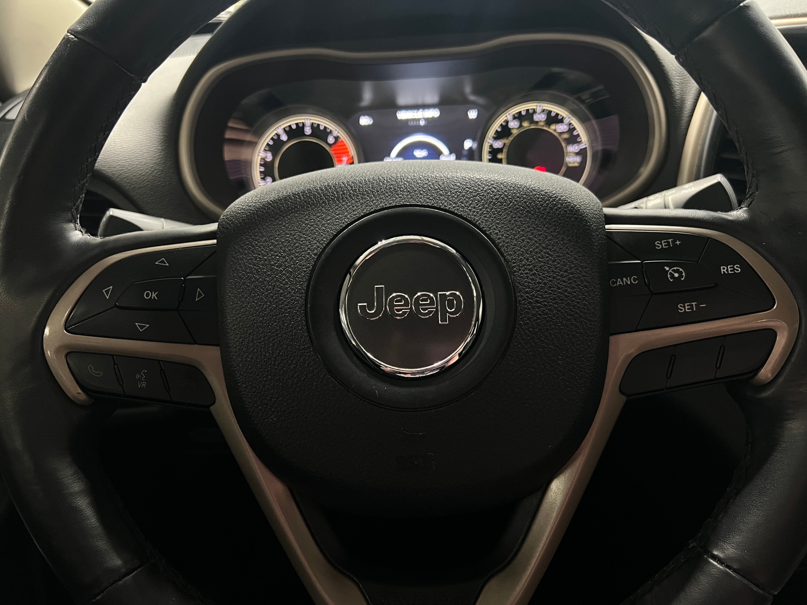 Thumbnail: 2016 Jeep Cherokee - 4