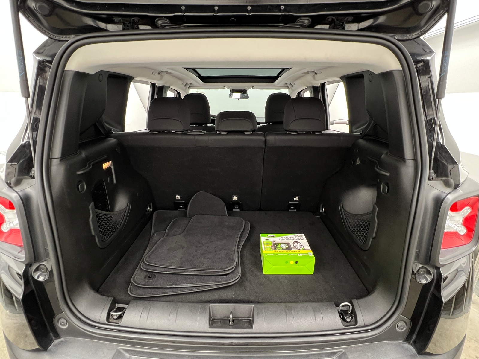 Thumbnail: 2019 Jeep Renegade - 7