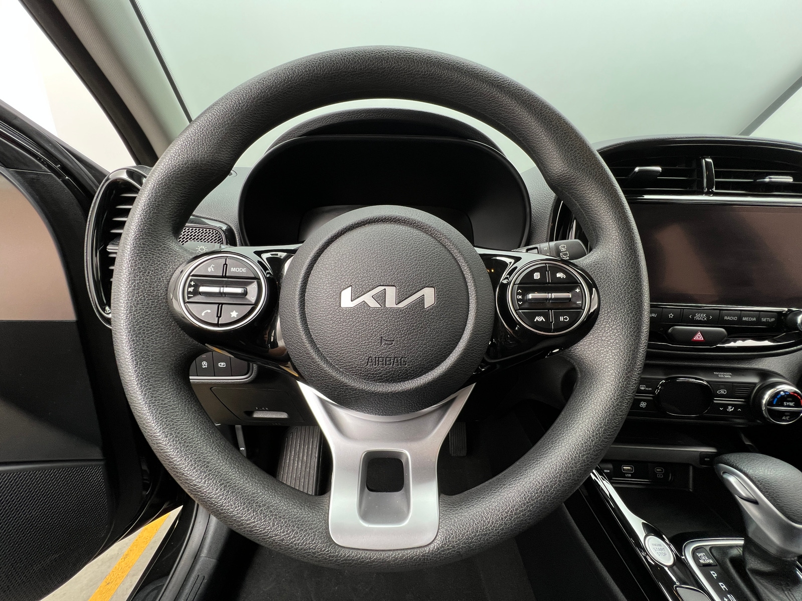 Thumbnail: 2023 Kia Soul - 5