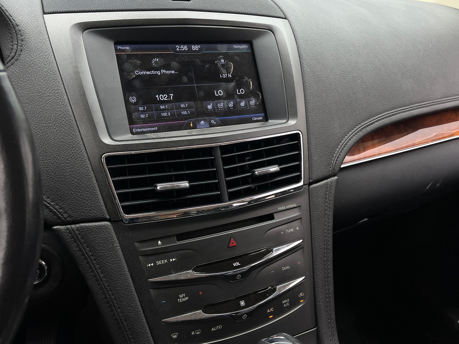 Thumbnail: 2013 Lincoln MKT - 3