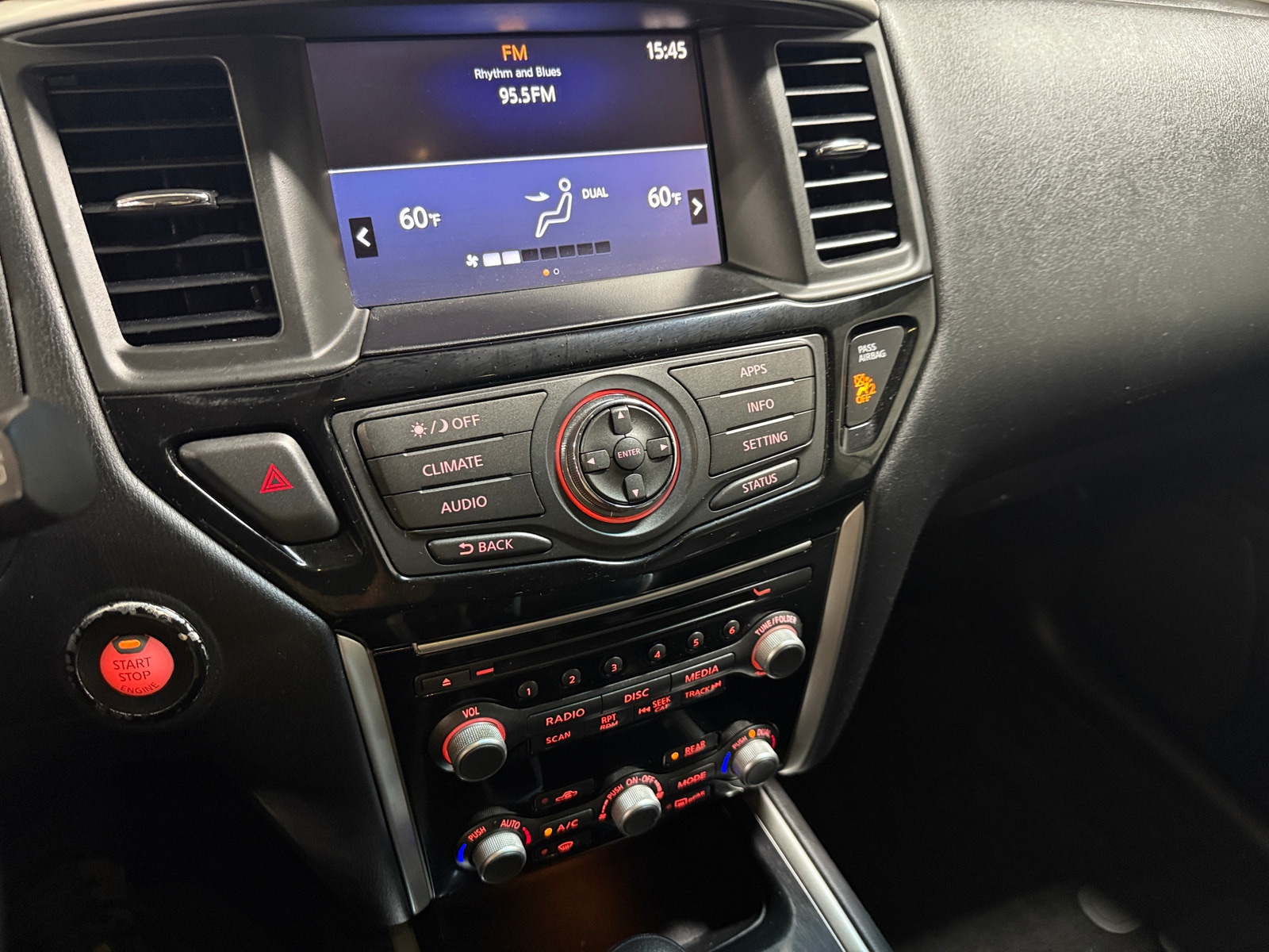 Thumbnail: 2017 Nissan Pathfinder - 4