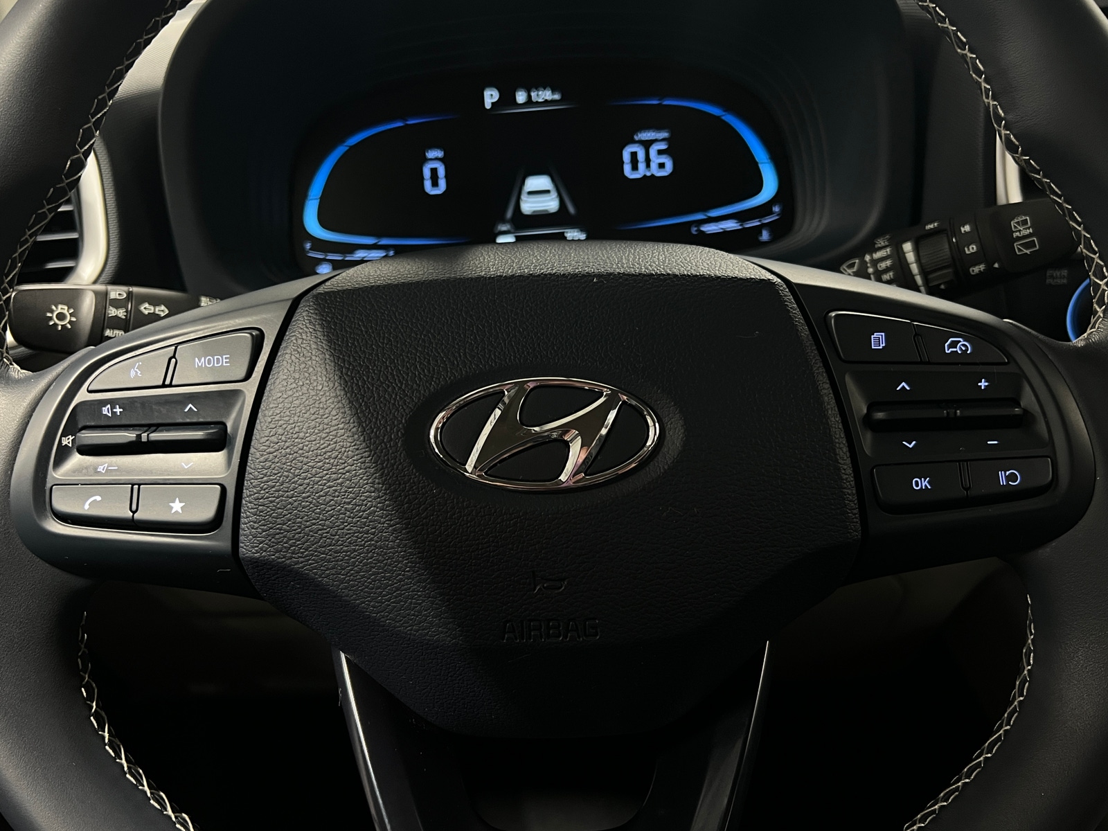 Thumbnail: 2023 Hyundai Venue - 4