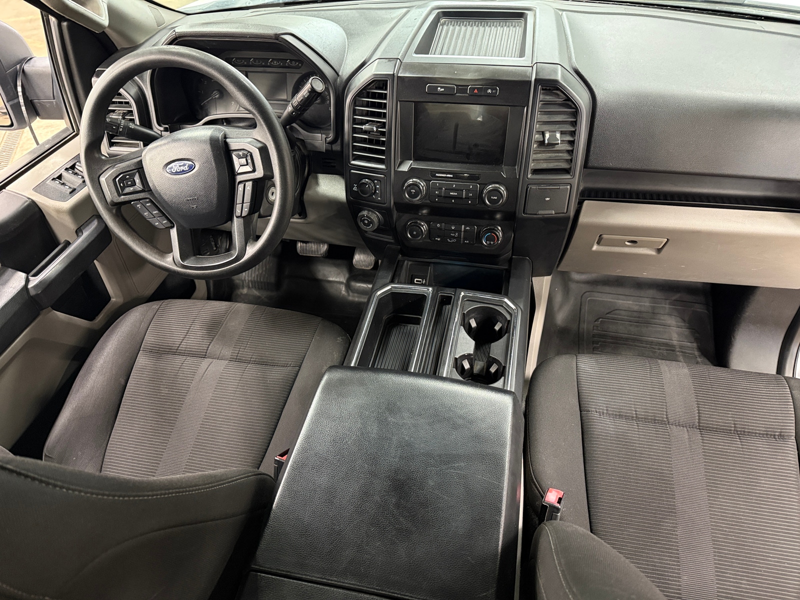 Thumbnail: 2019 Ford Econoline - 3