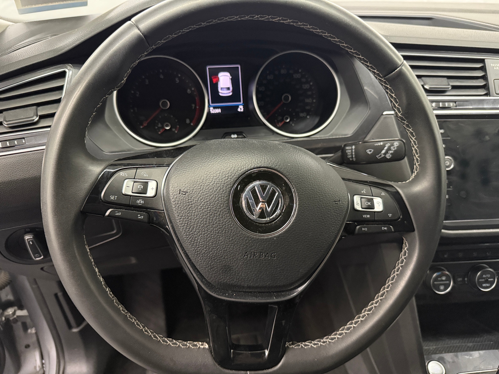Thumbnail: 2021 Volkswagen Tiguan - 4