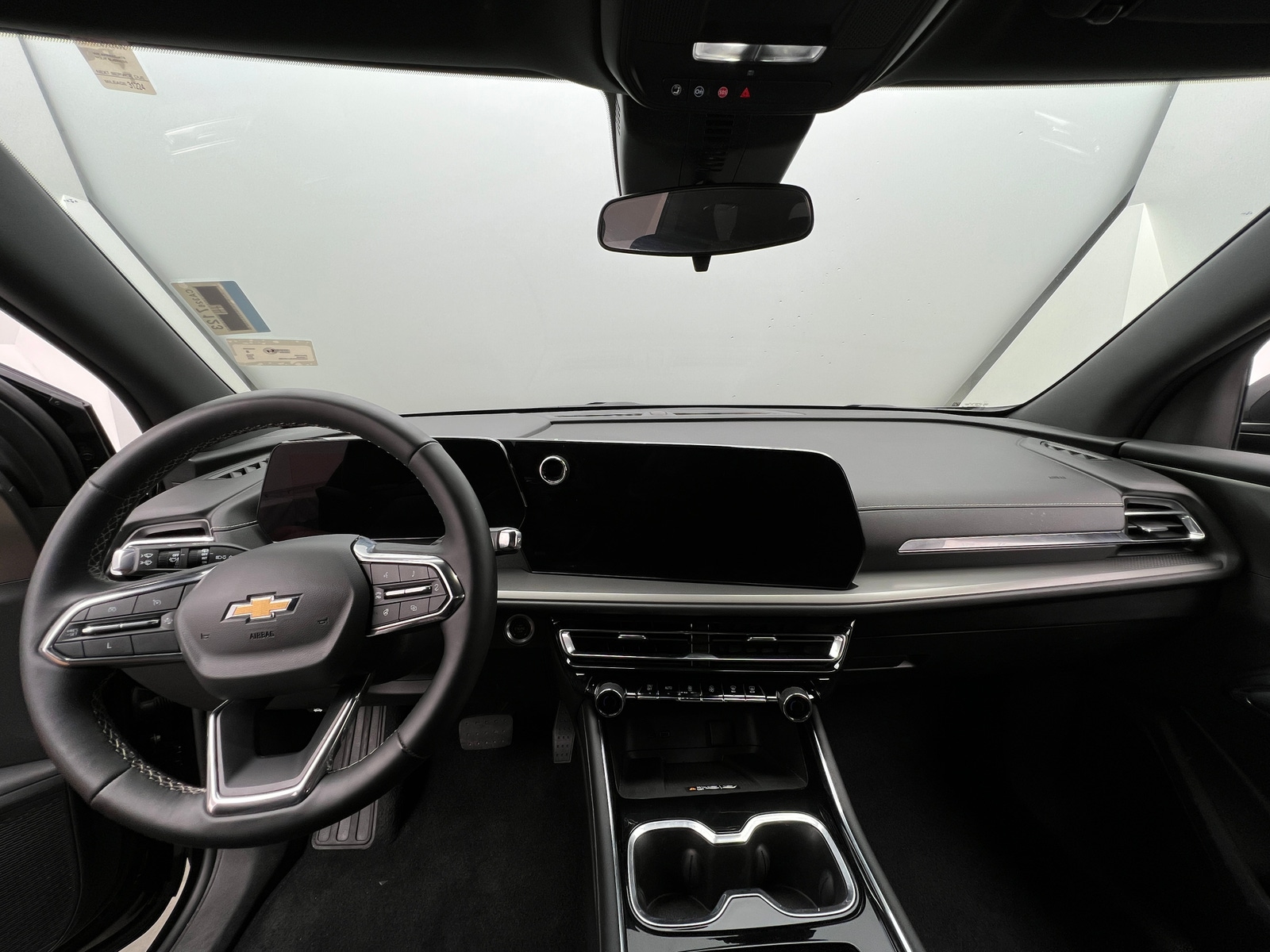 Thumbnail: 2025 Chevrolet Traverse - 3