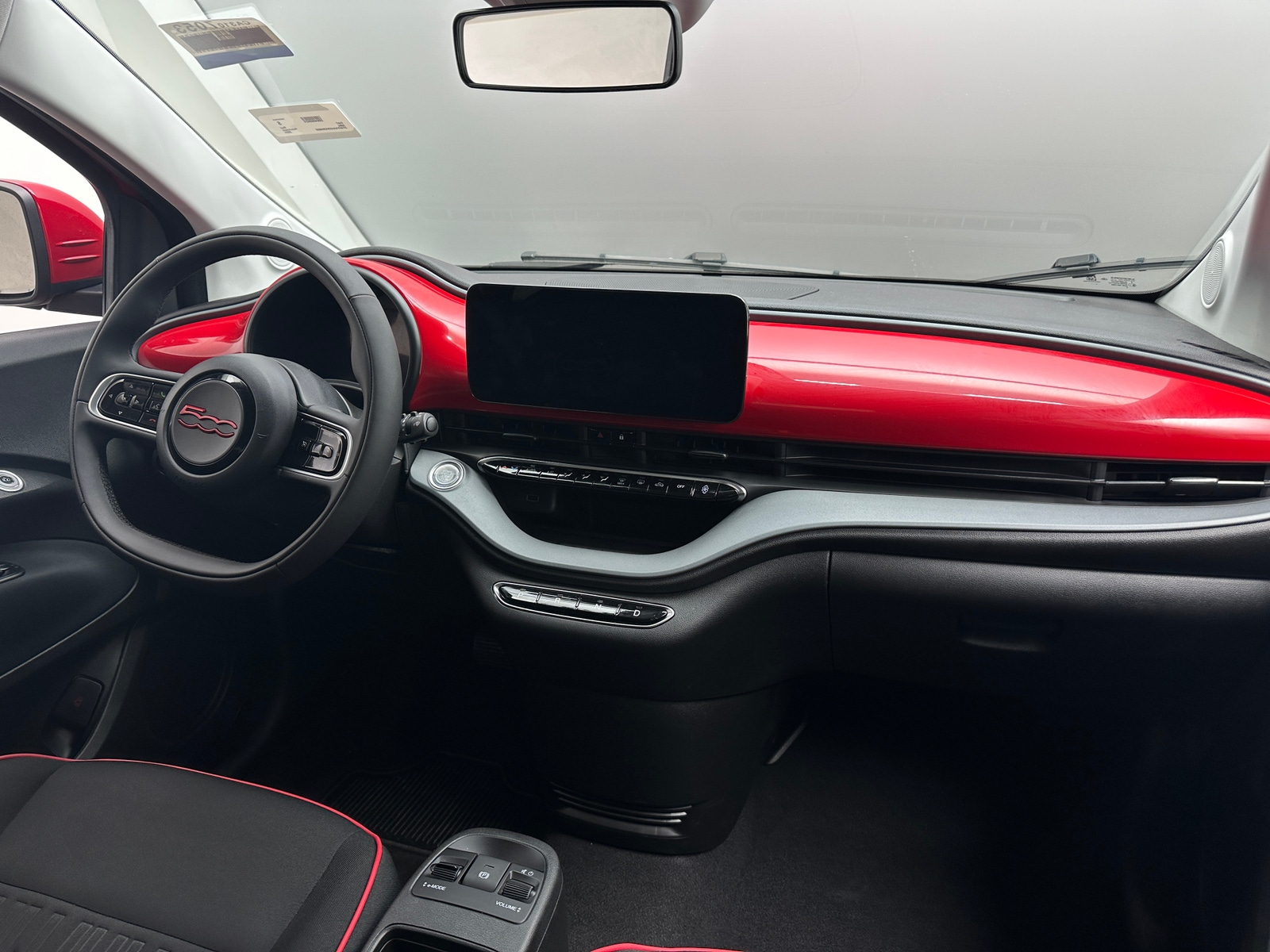 Thumbnail: 2024 Fiat 500e - 3
