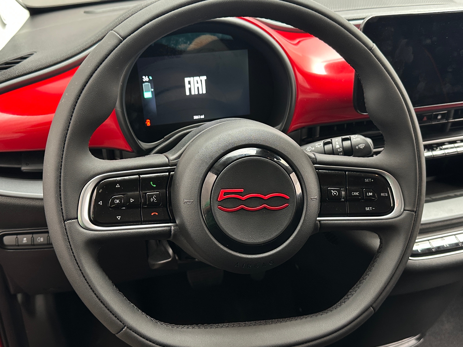 Thumbnail: 2024 Fiat 500e - 5