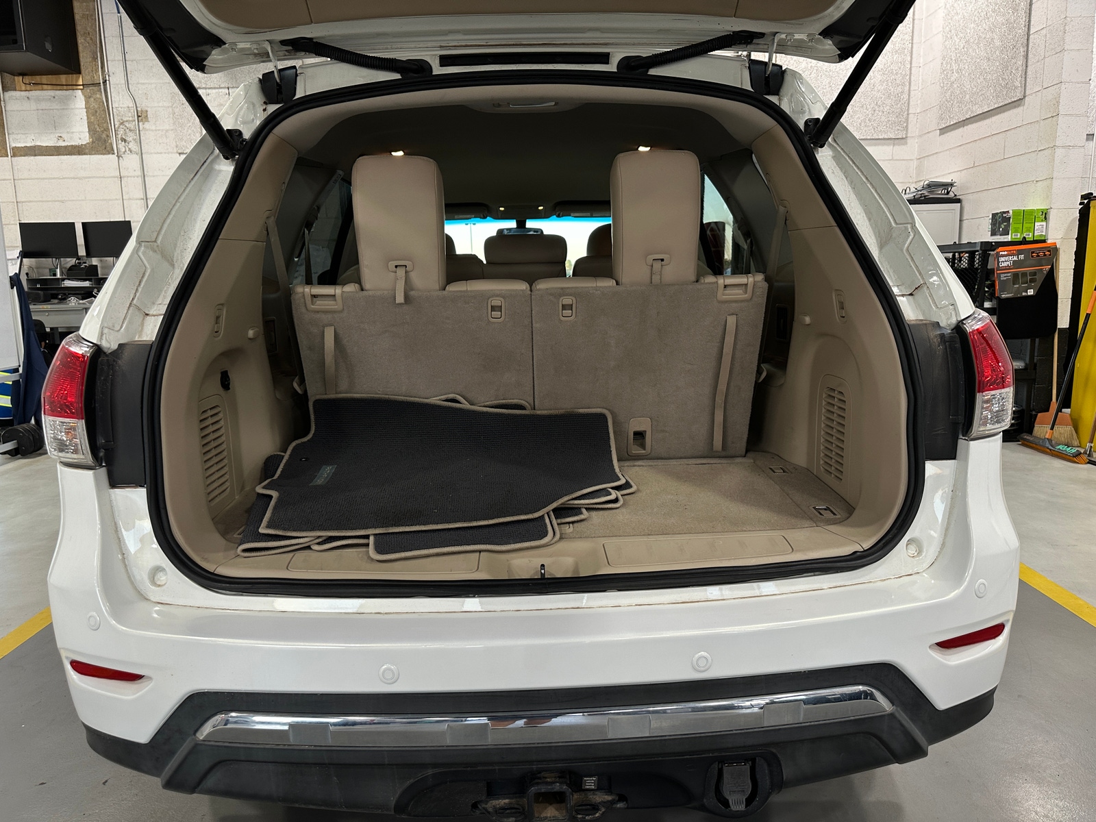 Thumbnail: 2014 Nissan Pathfinder - 6