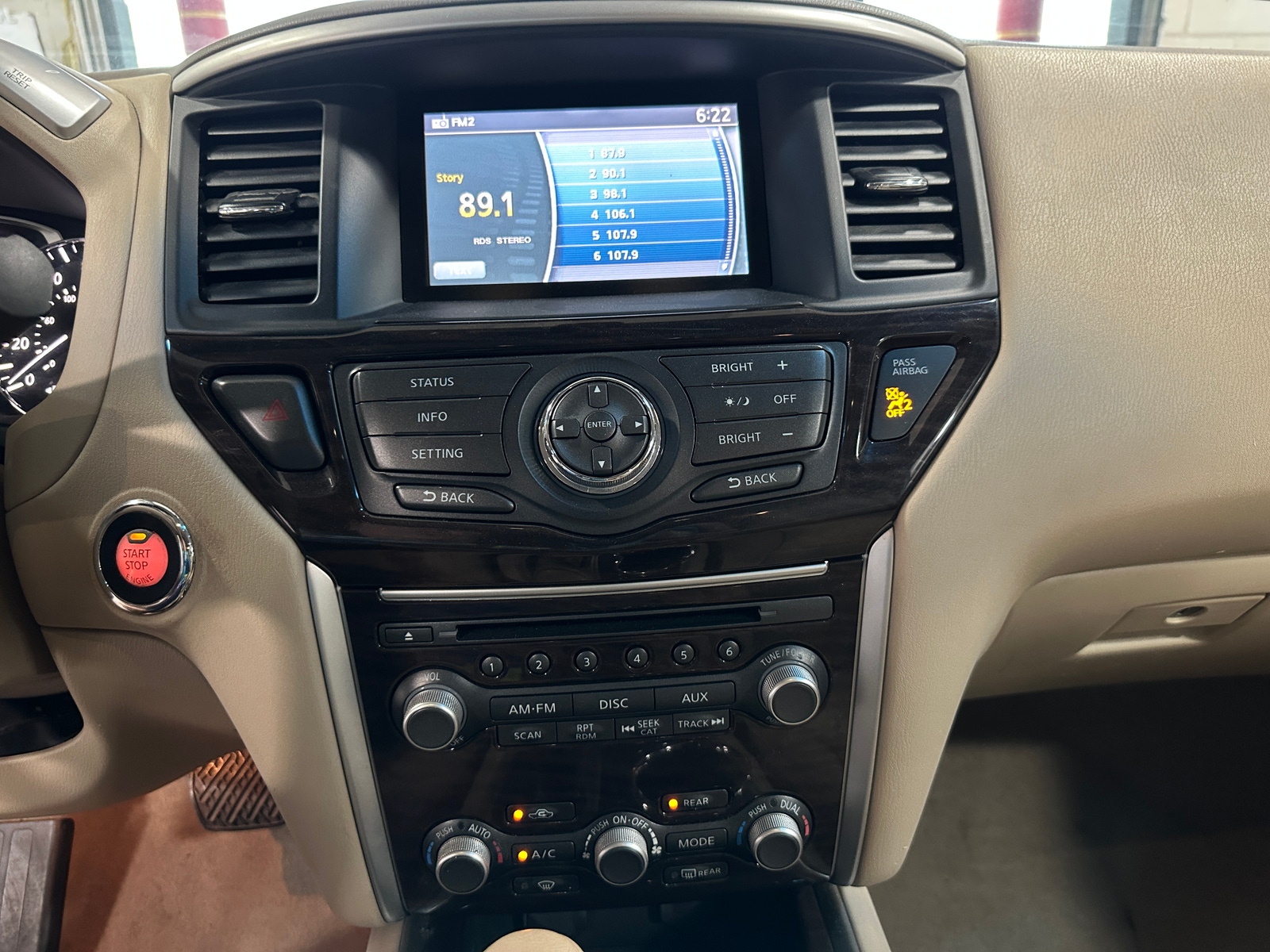 Thumbnail: 2014 Nissan Pathfinder - 3