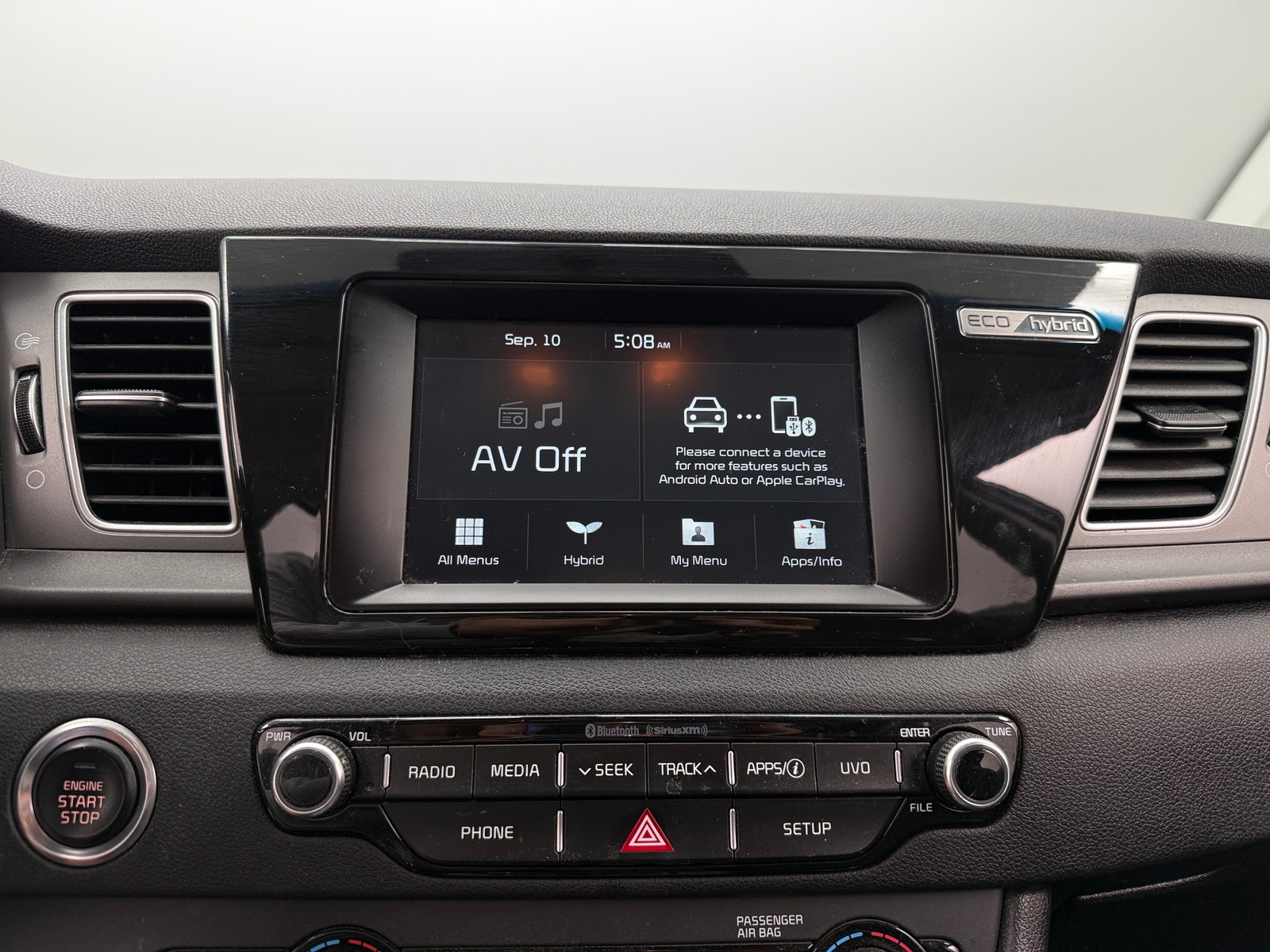 Thumbnail: 2019 Kia Niro - 4