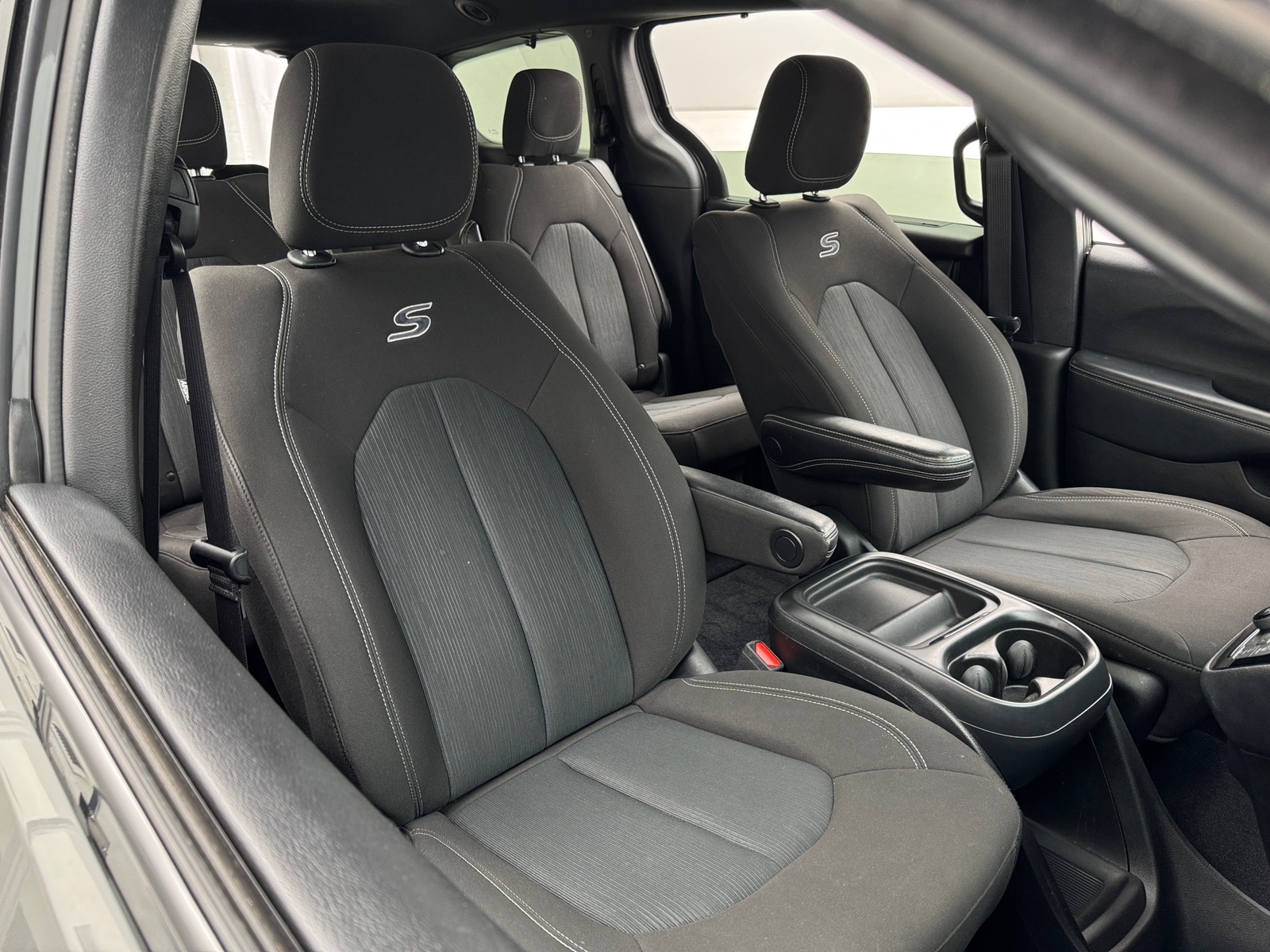 Thumbnail: 2021 Chrysler Pacifica - 2