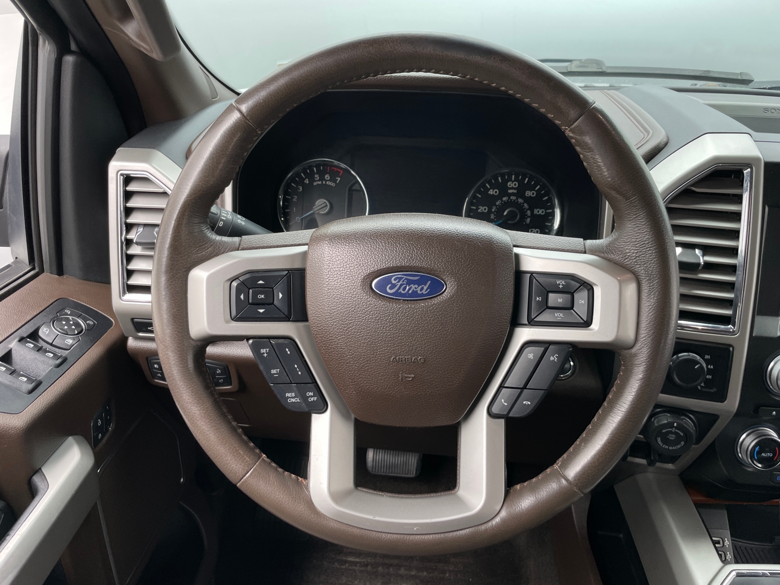 Thumbnail: 2017 Ford Econoline - 4