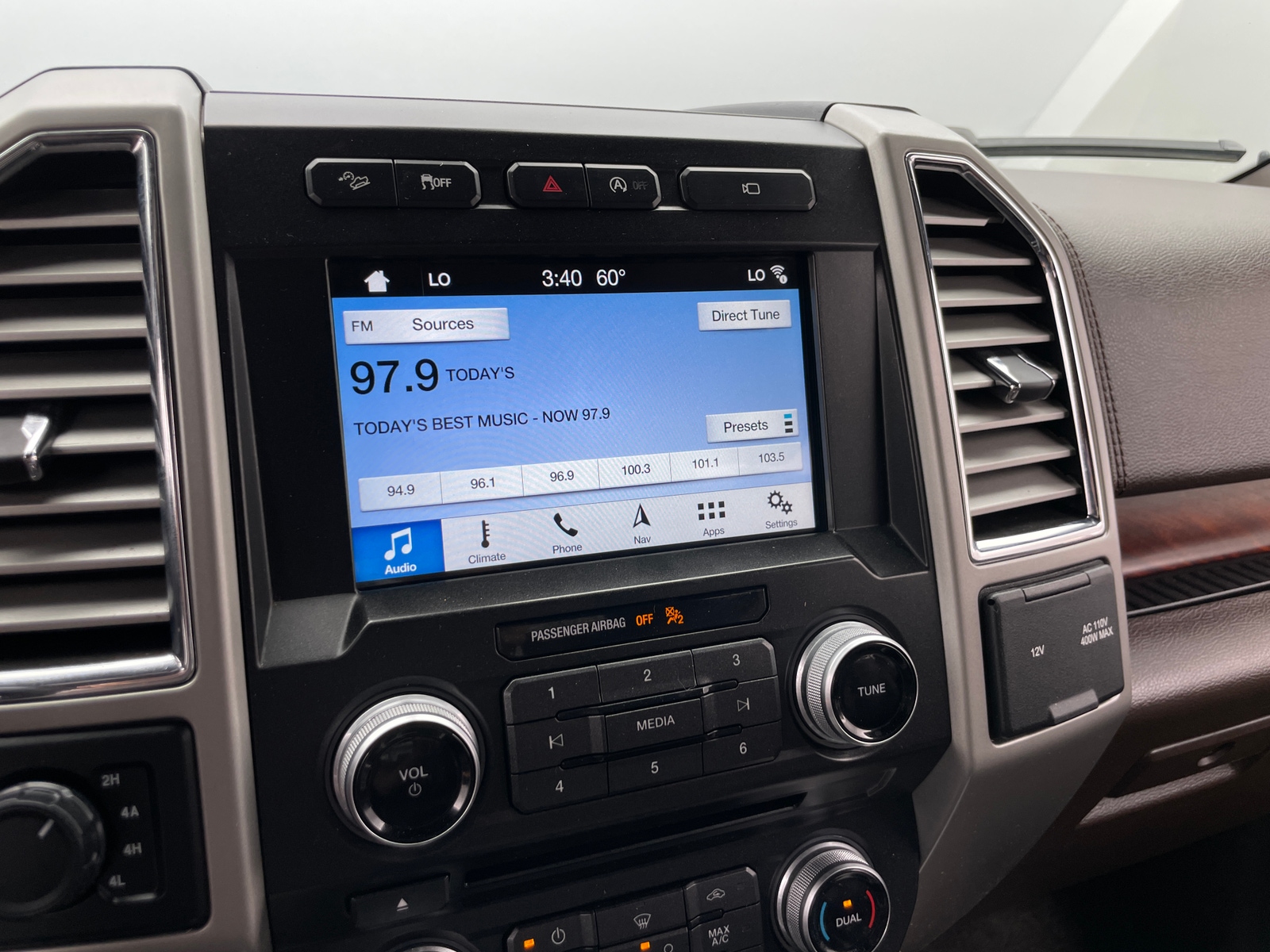 Thumbnail: 2017 Ford Econoline - 3