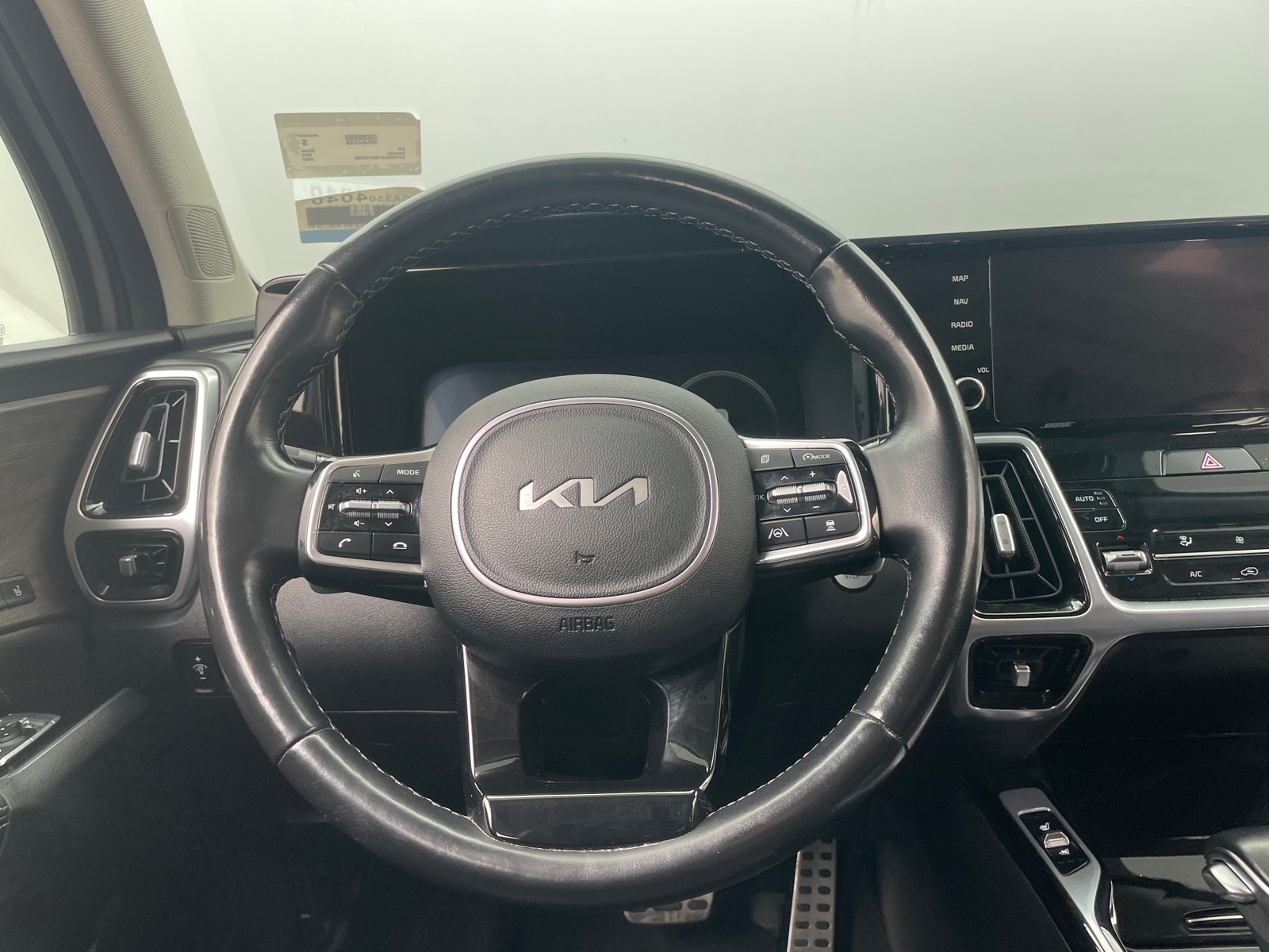 Thumbnail: 2022 Kia Sorento - 4