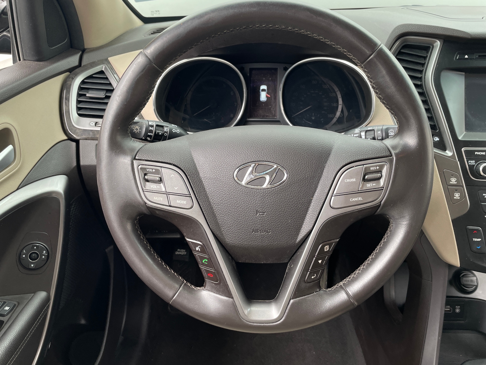 Thumbnail: 2017 Hyundai Santa Fe - 4