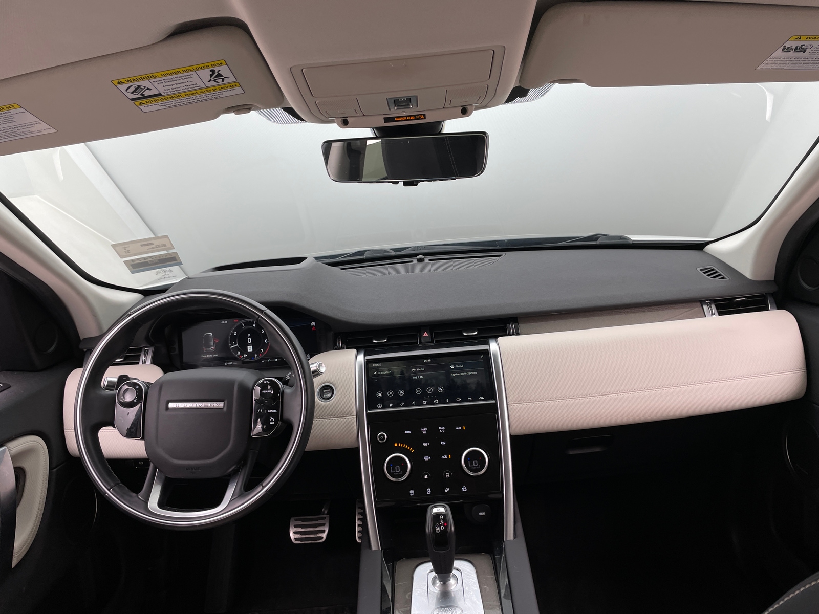 Thumbnail: 2020 Land Rover Discovery Sport - 2
