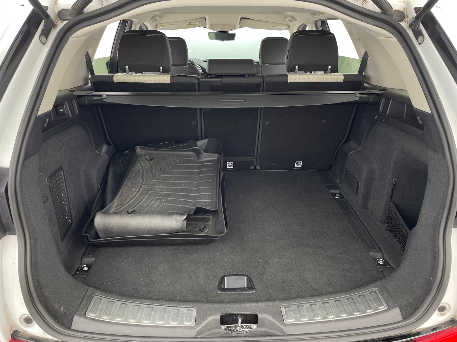 Thumbnail: 2020 Land Rover Discovery Sport - 6