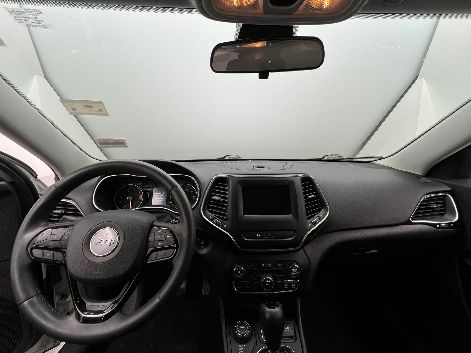 Thumbnail: 2020 Jeep Cherokee - 3