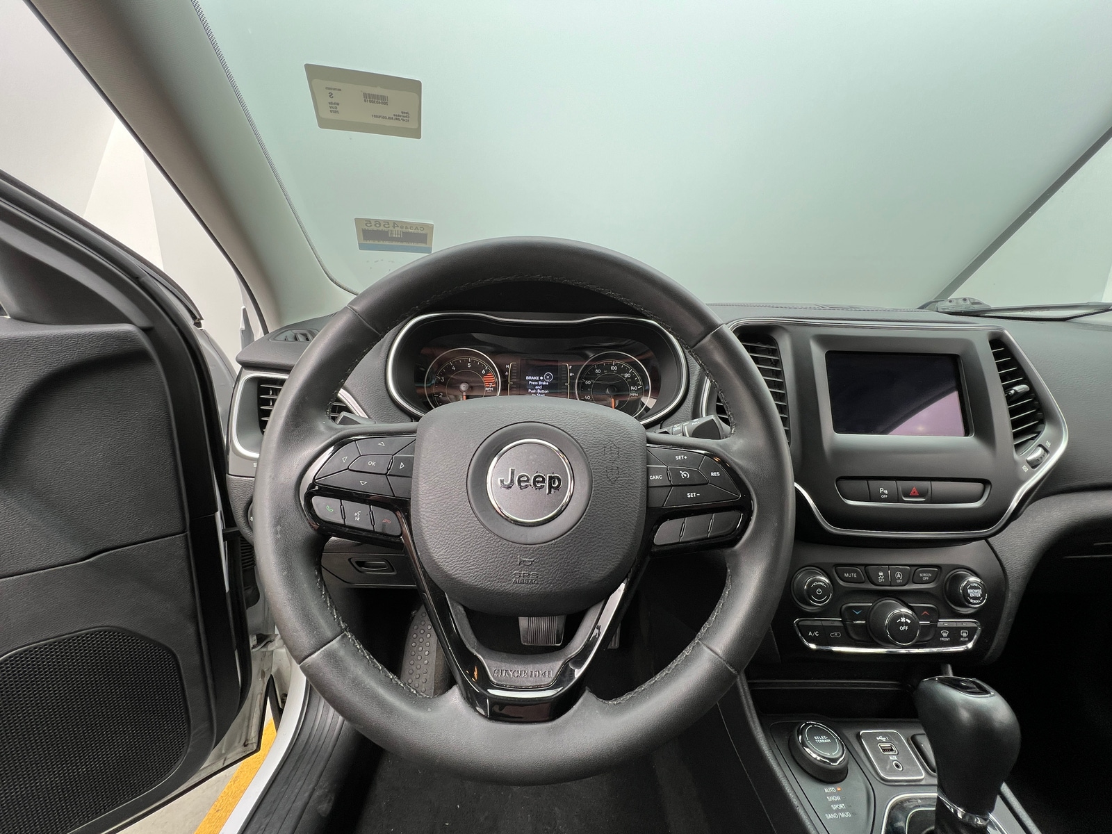 Thumbnail: 2020 Jeep Cherokee - 5