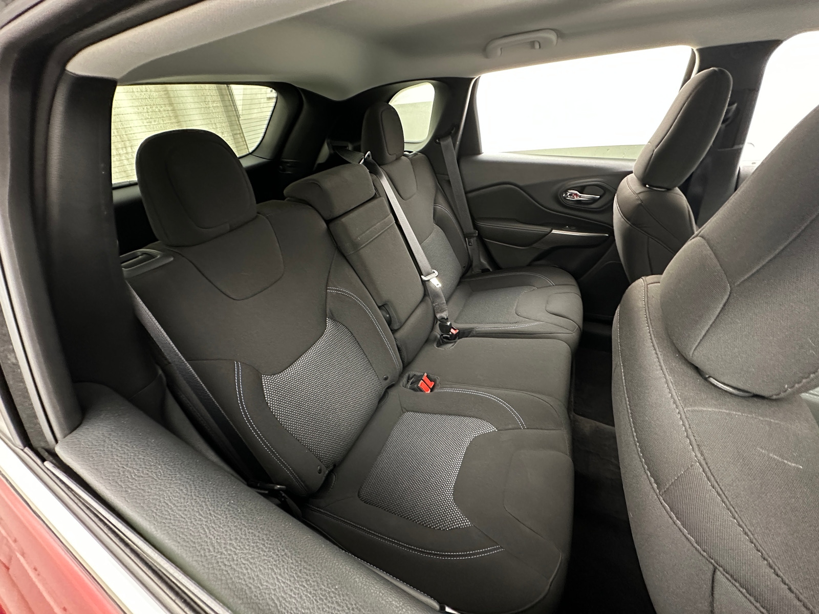 Thumbnail: 2019 Jeep Cherokee - 6