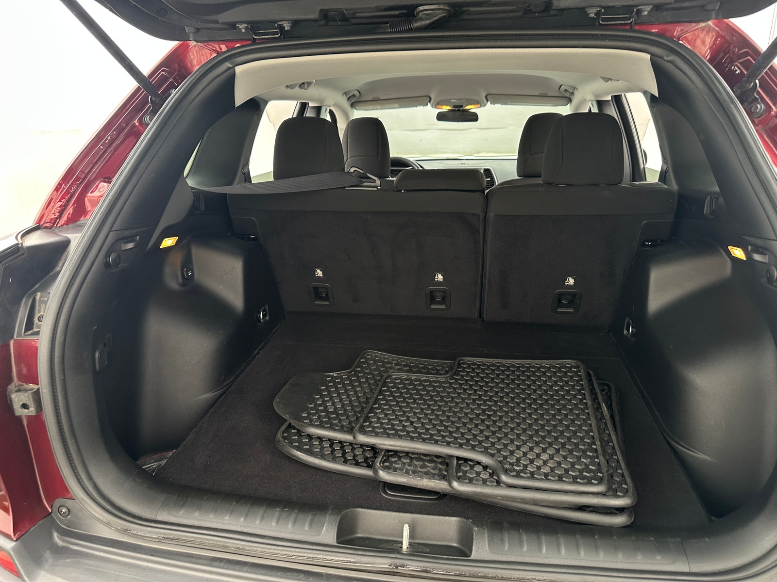 Thumbnail: 2019 Jeep Cherokee - 7