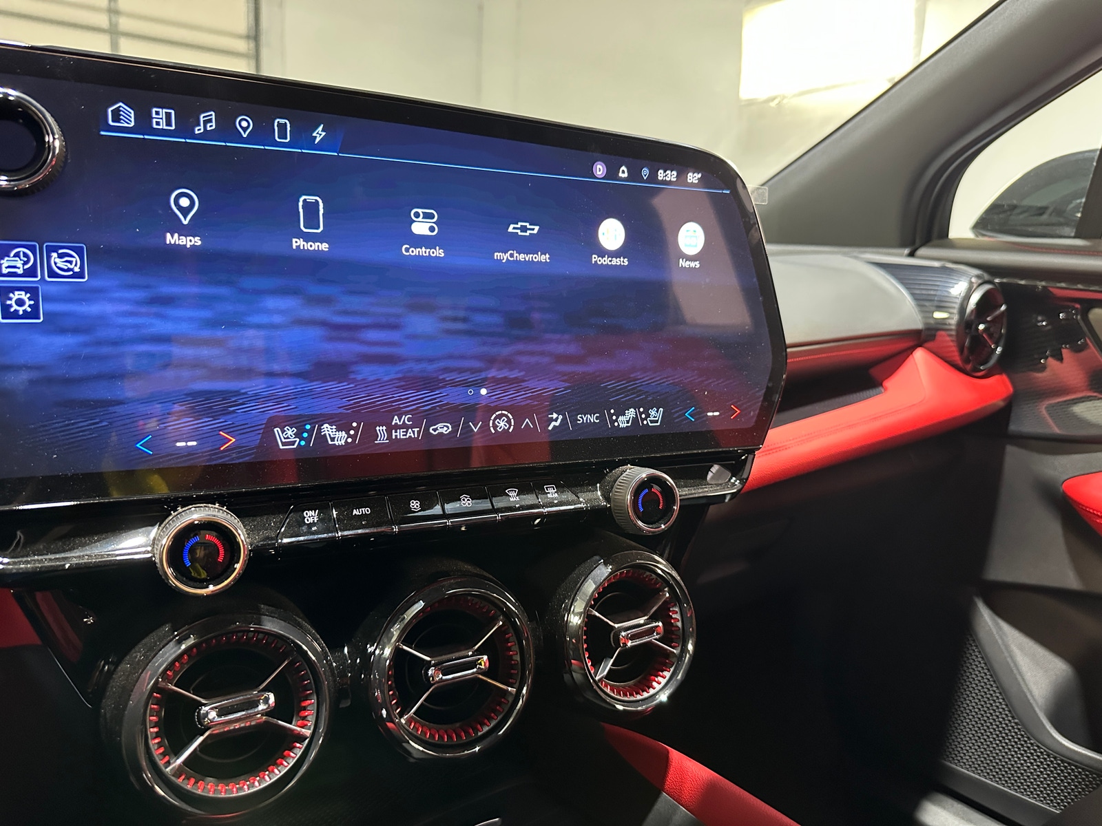 Thumbnail: 2024 Chevrolet Blazer EV - 3