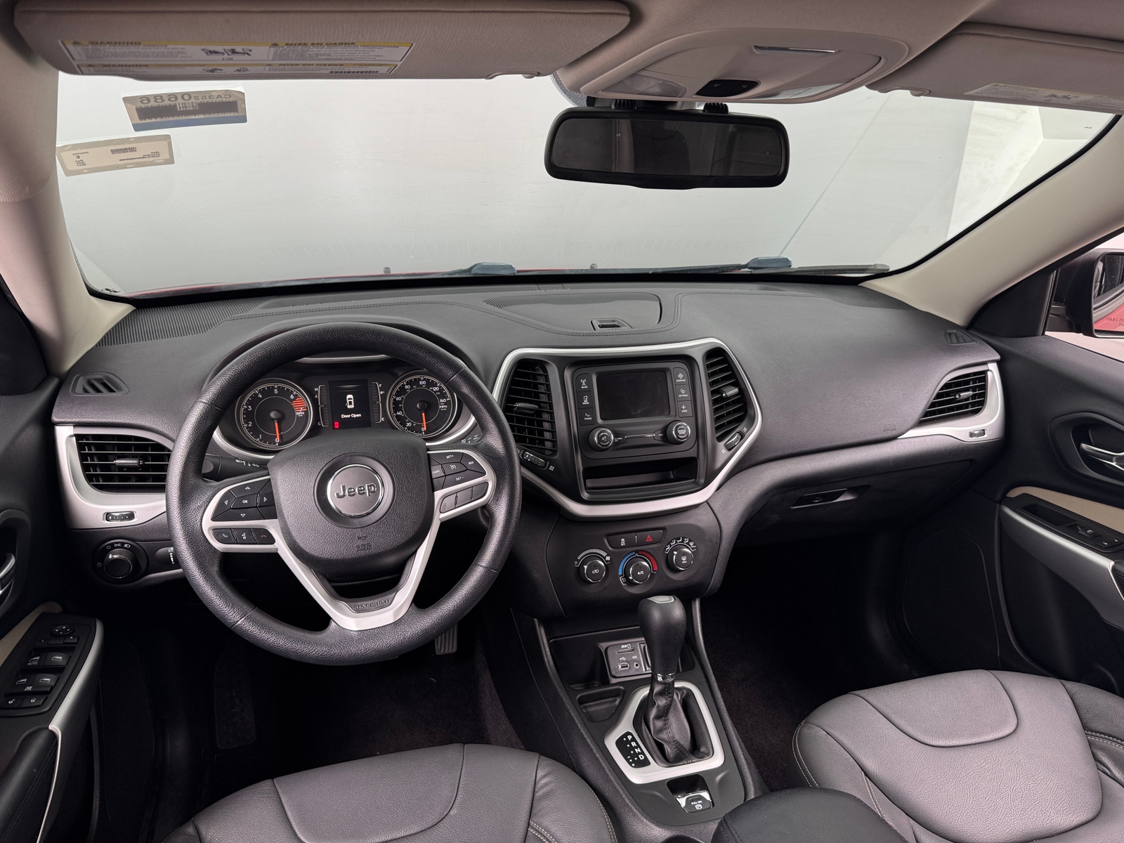 Thumbnail: 2017 Jeep Cherokee - 3