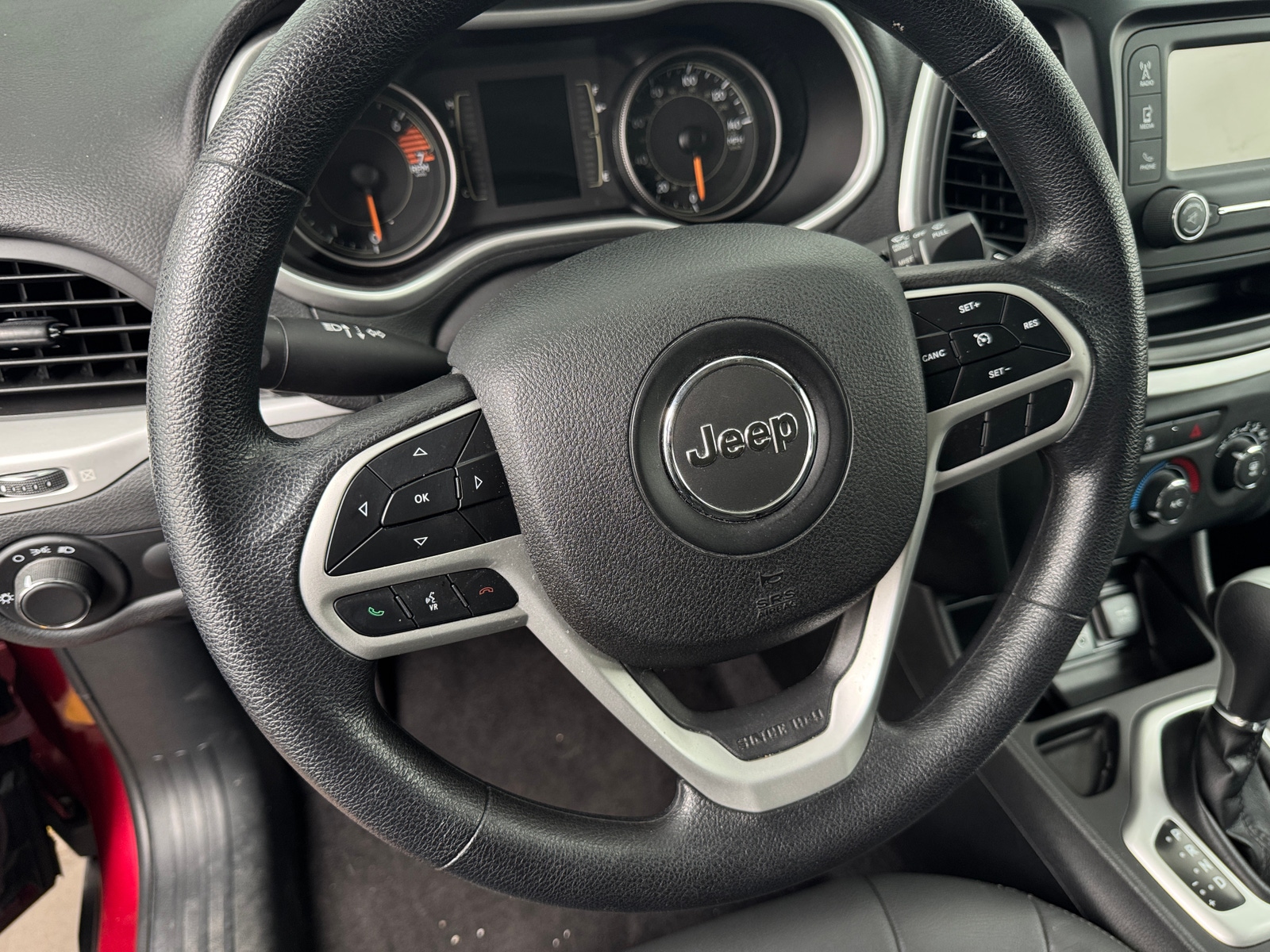 Thumbnail: 2017 Jeep Cherokee - 5