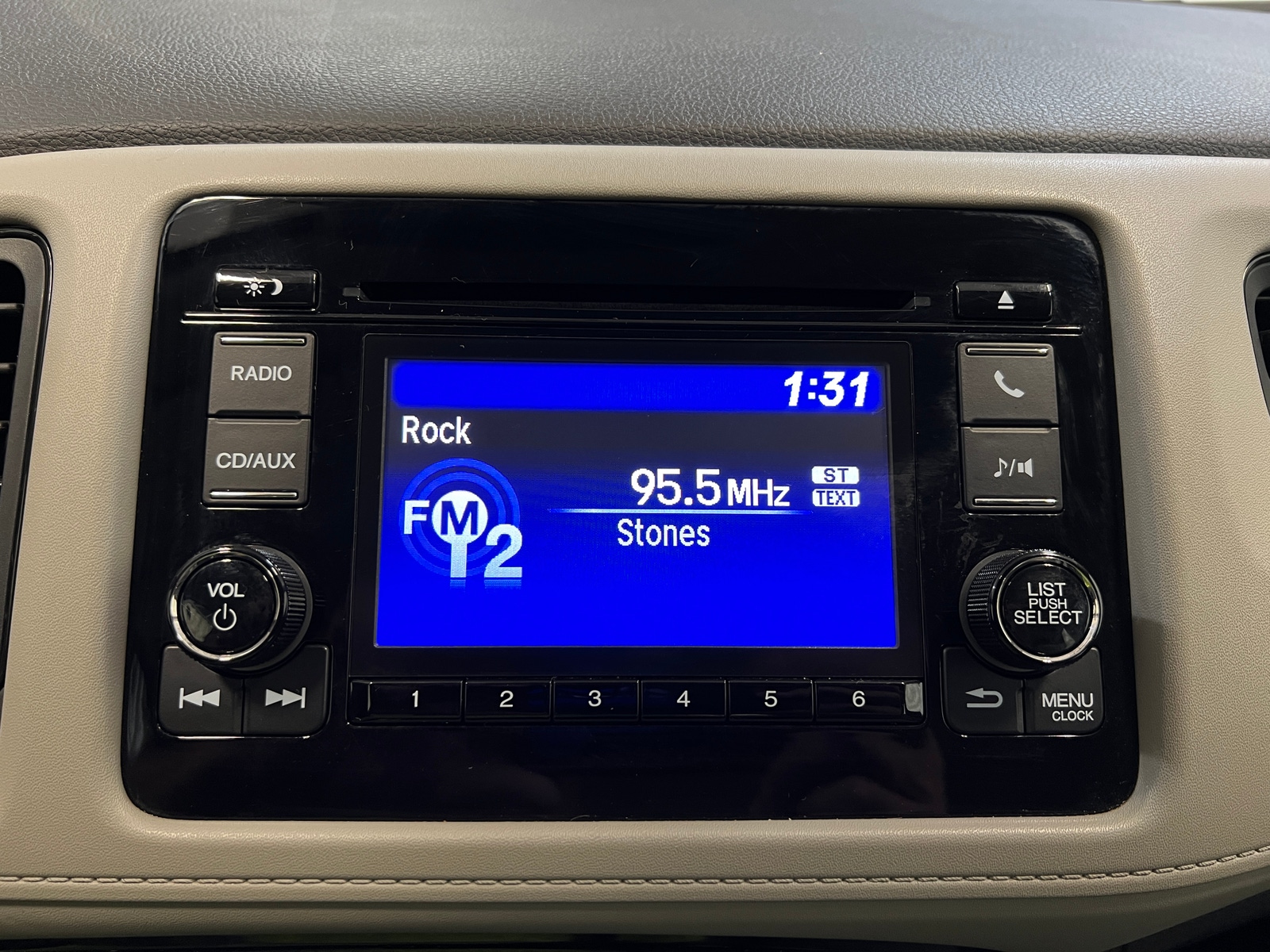 Thumbnail: 2016 Honda HR-V - 4