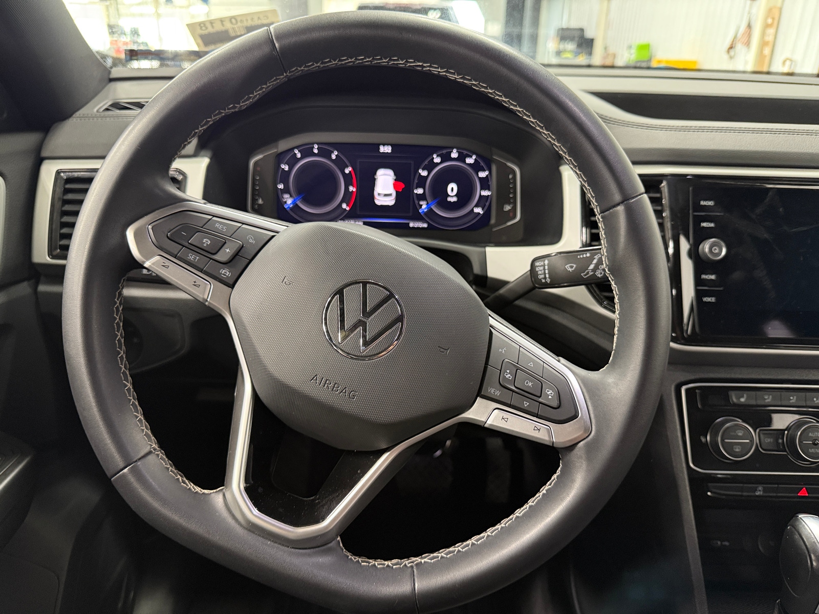 Thumbnail: 2022 Volkswagen Atlas - 4