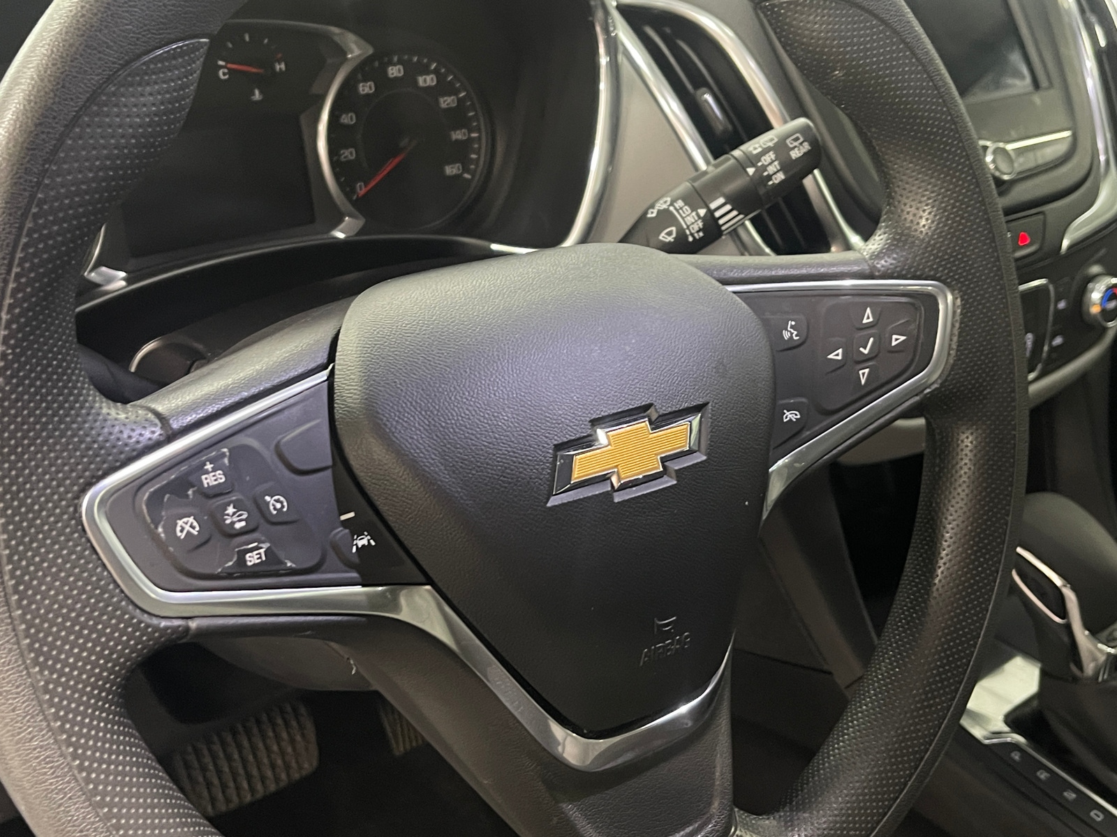 Thumbnail: 2022 Chevrolet Equinox - 5