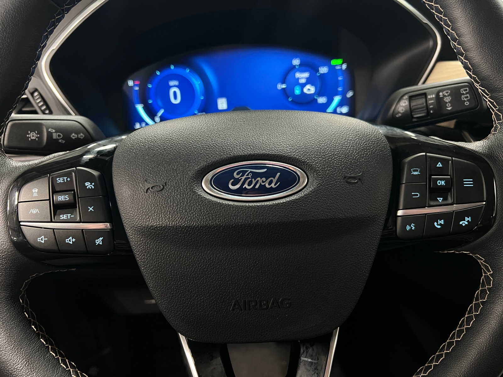 Thumbnail: 2021 Ford Escape - 4