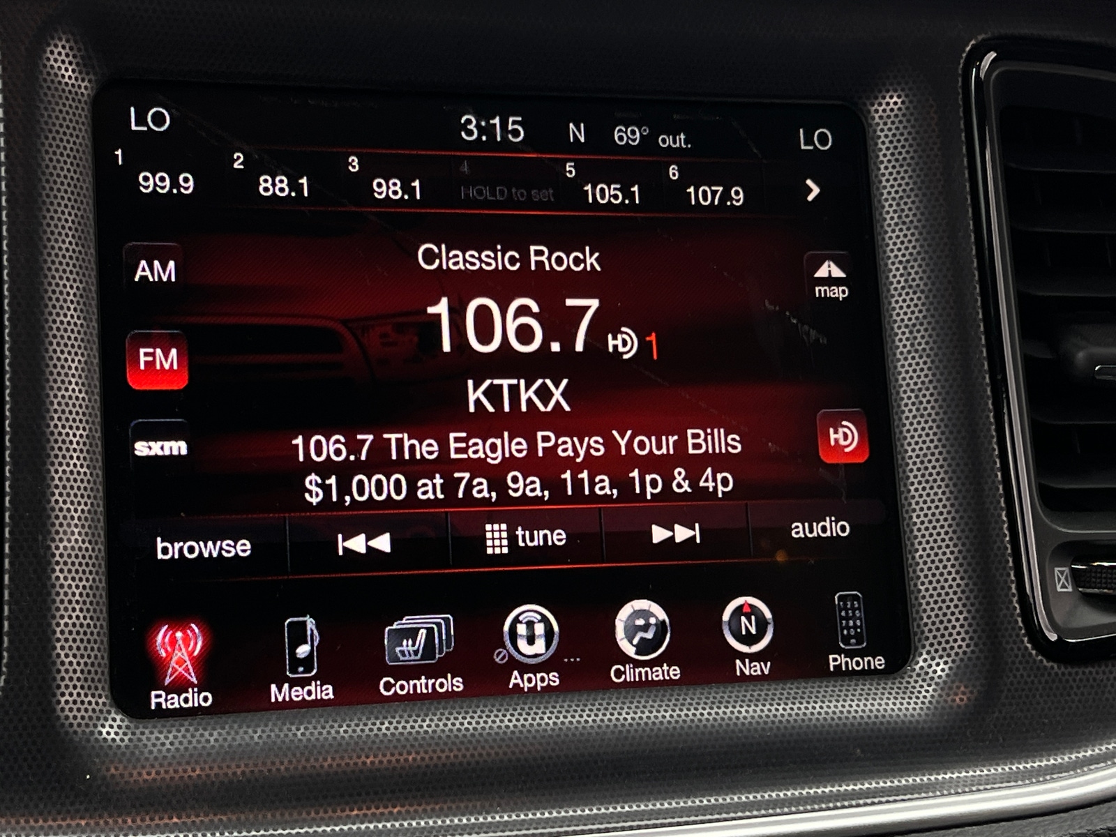 Thumbnail: 2016 Dodge Challenger - 2