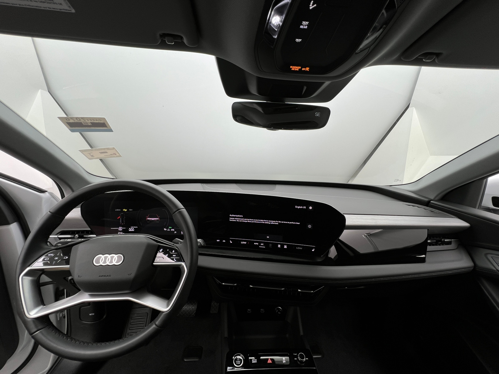 Thumbnail: 2025 Audi Q6 e-tron - 2