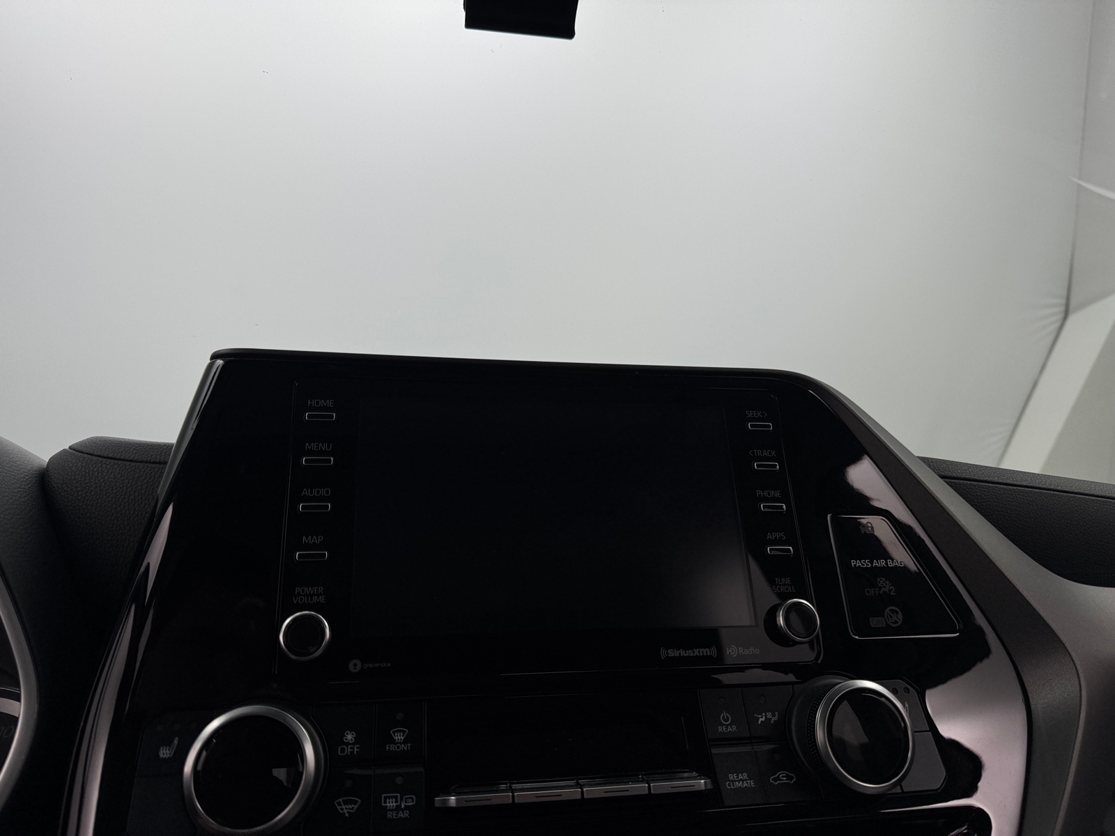 Thumbnail: 2022 Toyota Highlander - 3